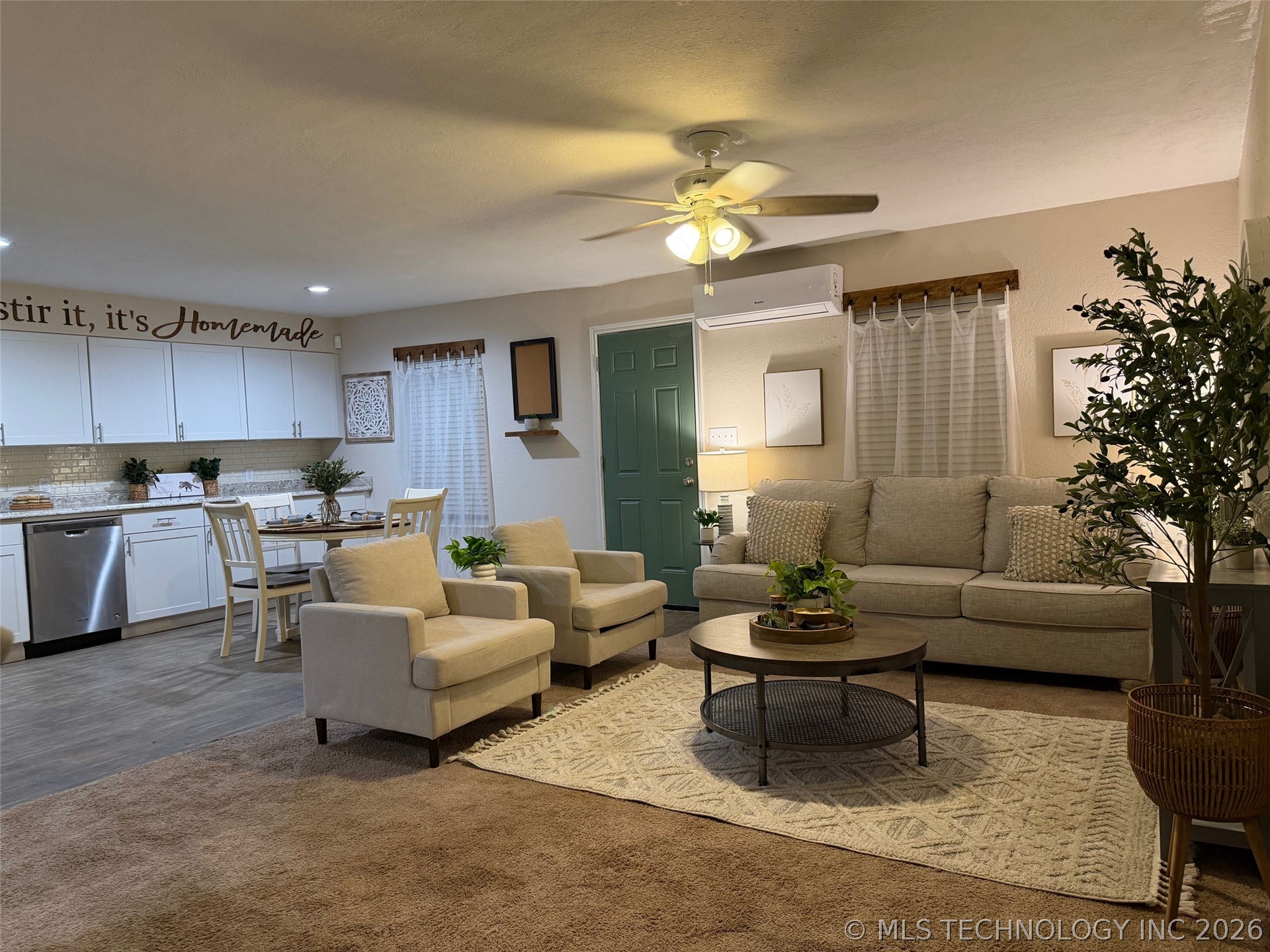 914 Hailey Street Property Photo 3