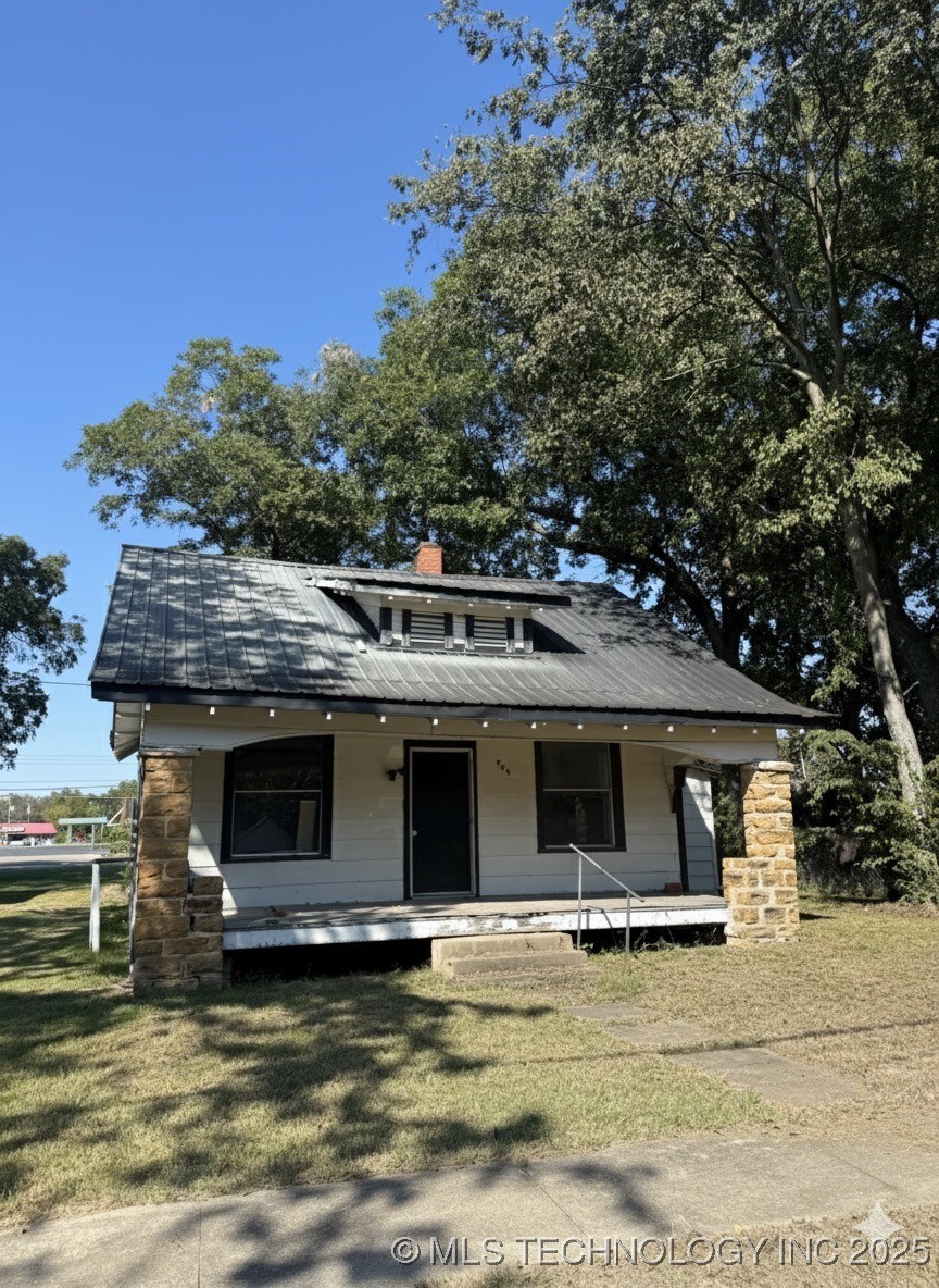 705 E Church Street Property Photo 1