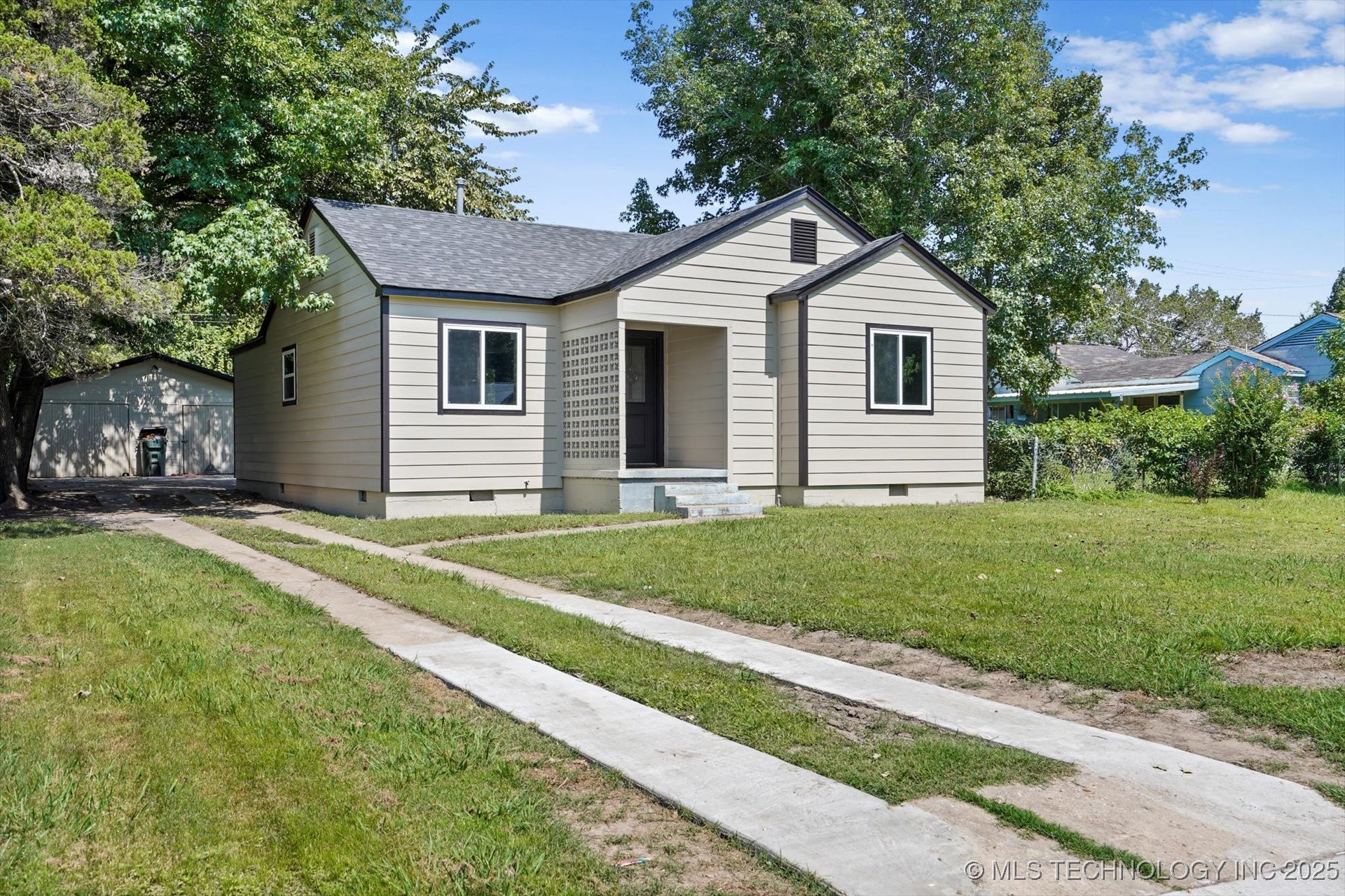 2908 Elgin Street Property Photo 3