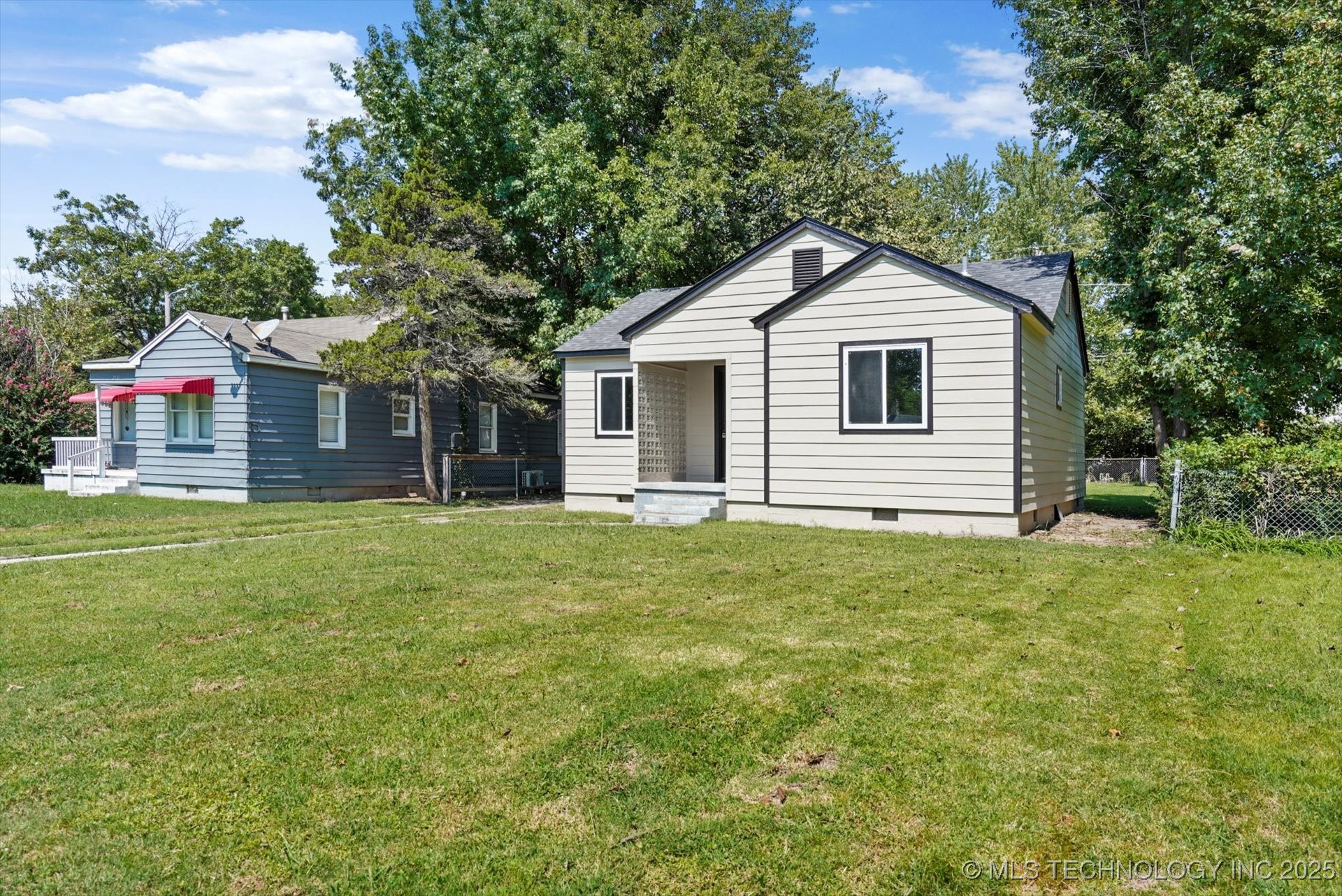 2908 Elgin Street Property Photo 4