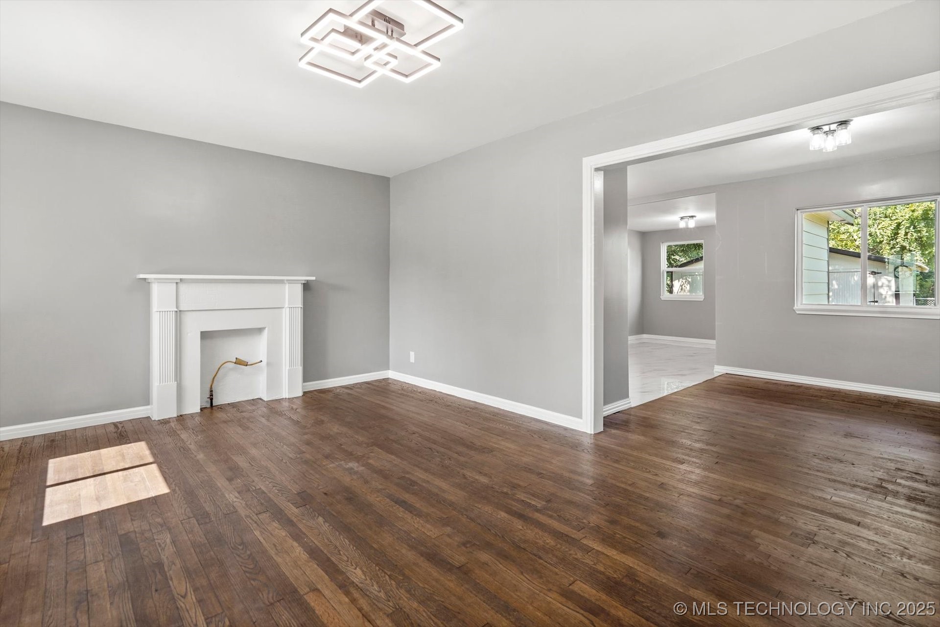 2908 Elgin Street Property Photo 6