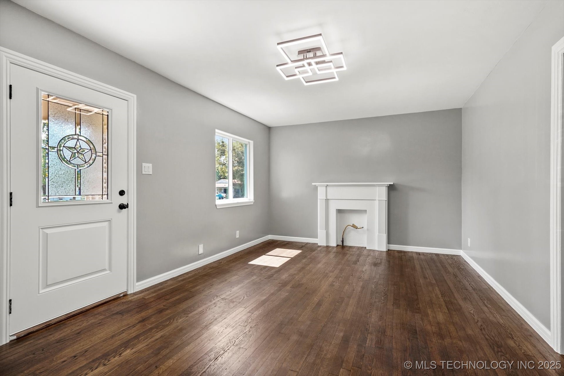 2908 Elgin Street Property Photo 7