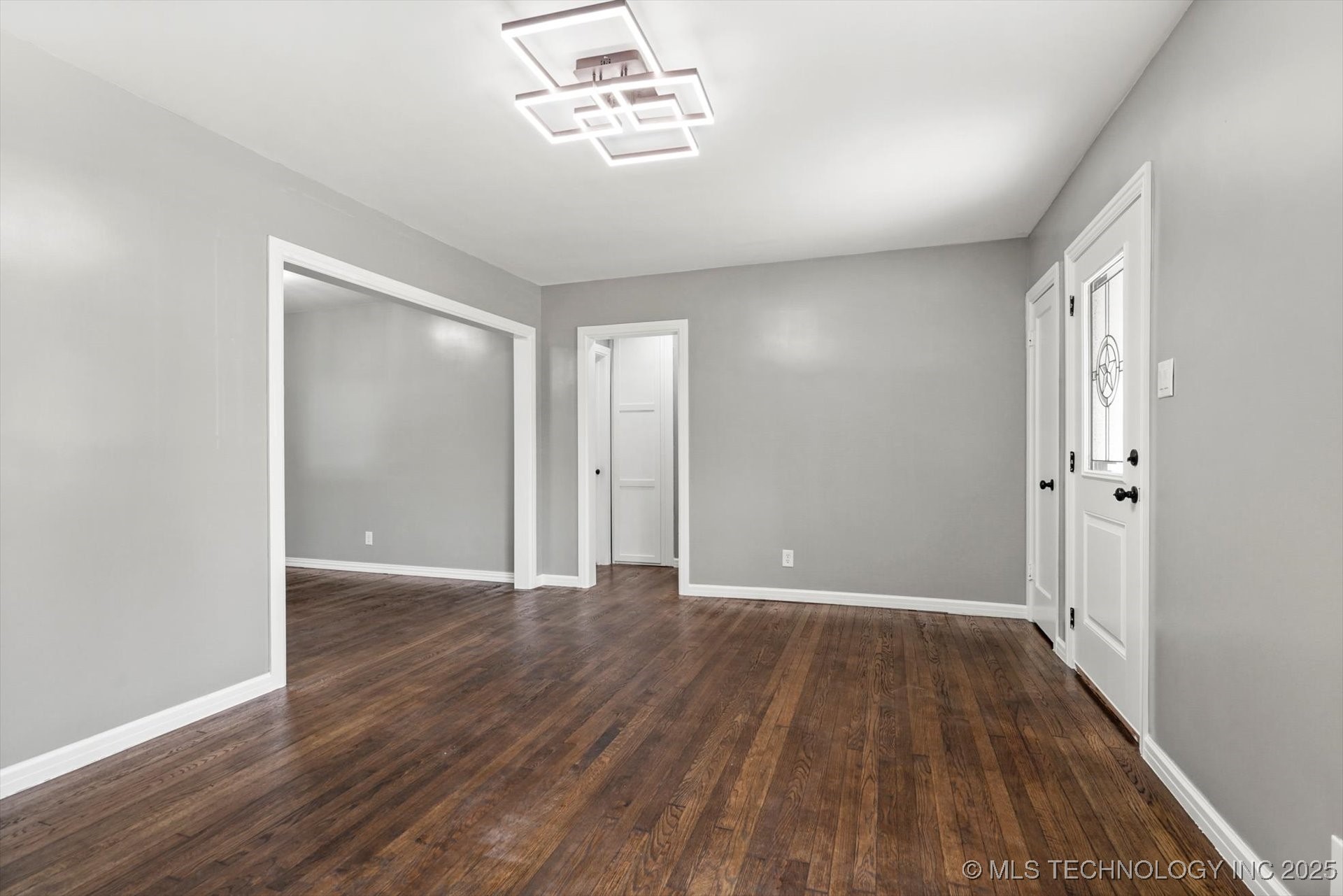 2908 Elgin Street Property Photo 9