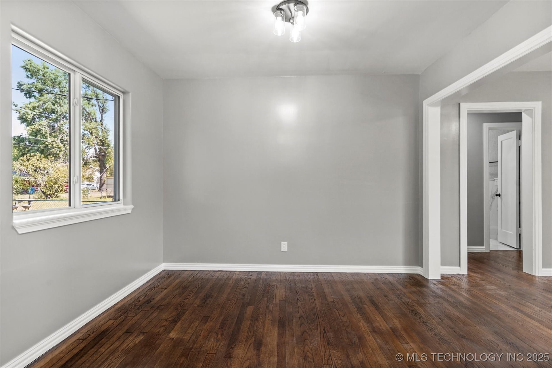 2908 Elgin Street Property Photo 11