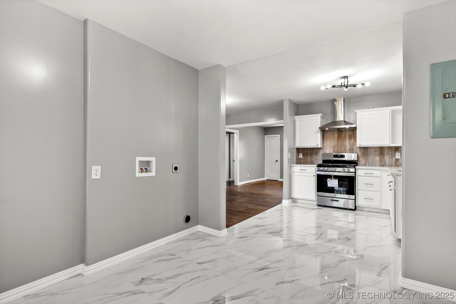 2908 Elgin Street Property Photo 16