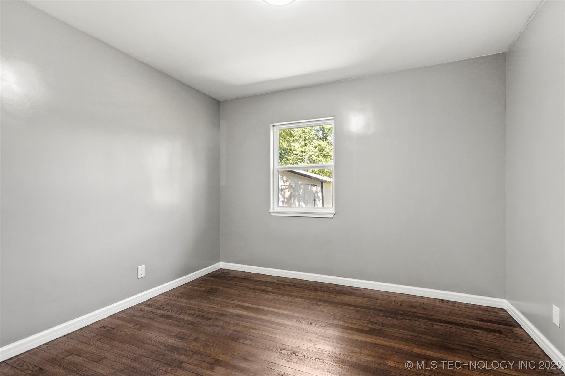 2908 Elgin Street Property Photo 20