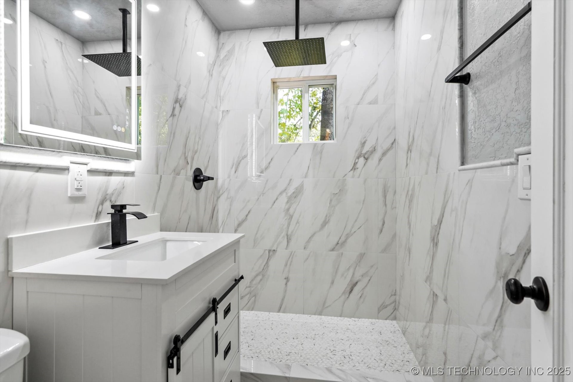 2908 Elgin Street Property Photo 21