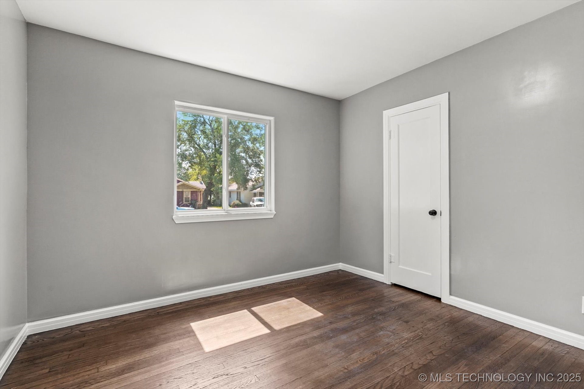 2908 Elgin Street Property Photo 23