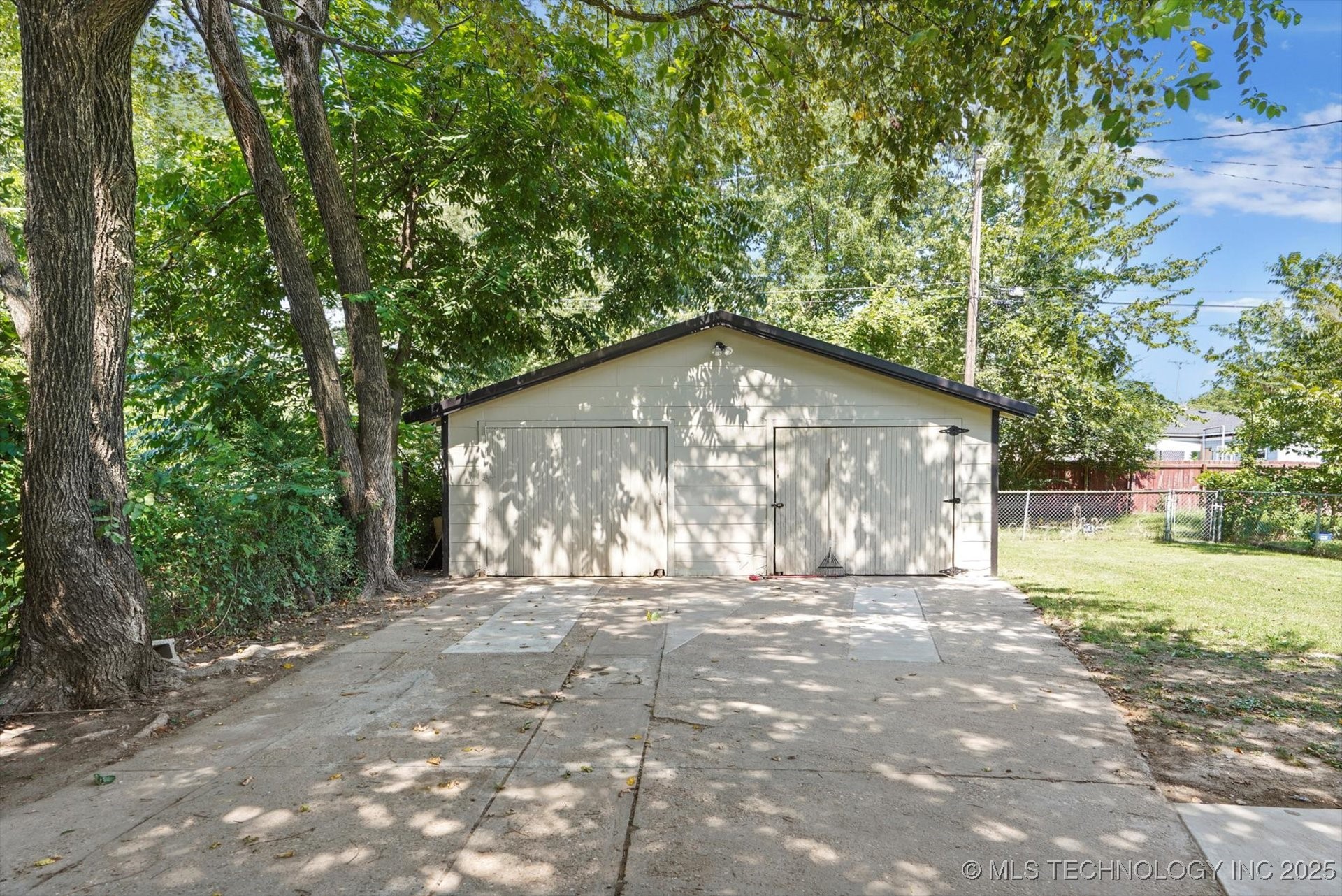 2908 Elgin Street Property Photo 24