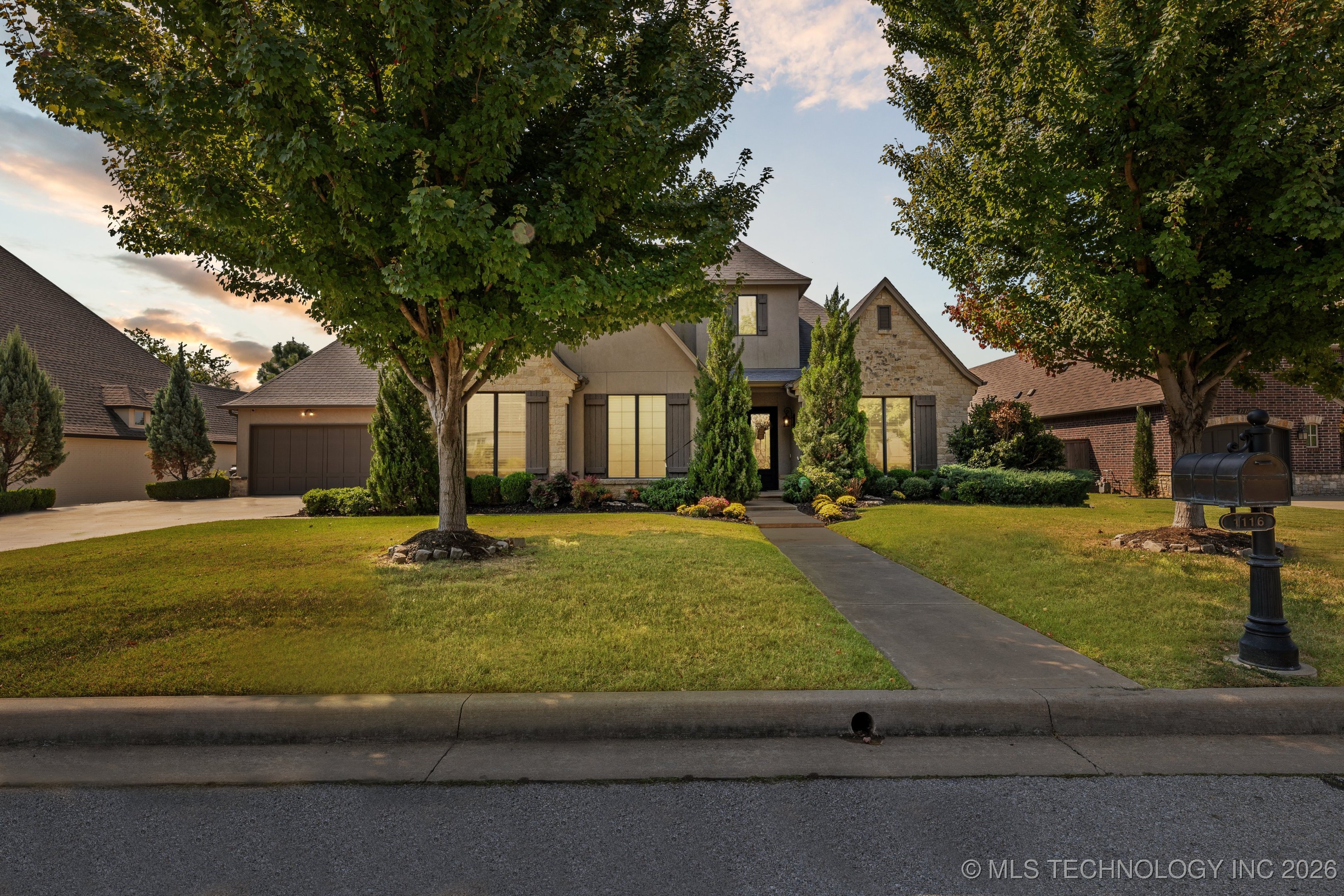 1116 W 108th Place S Property Photo 2