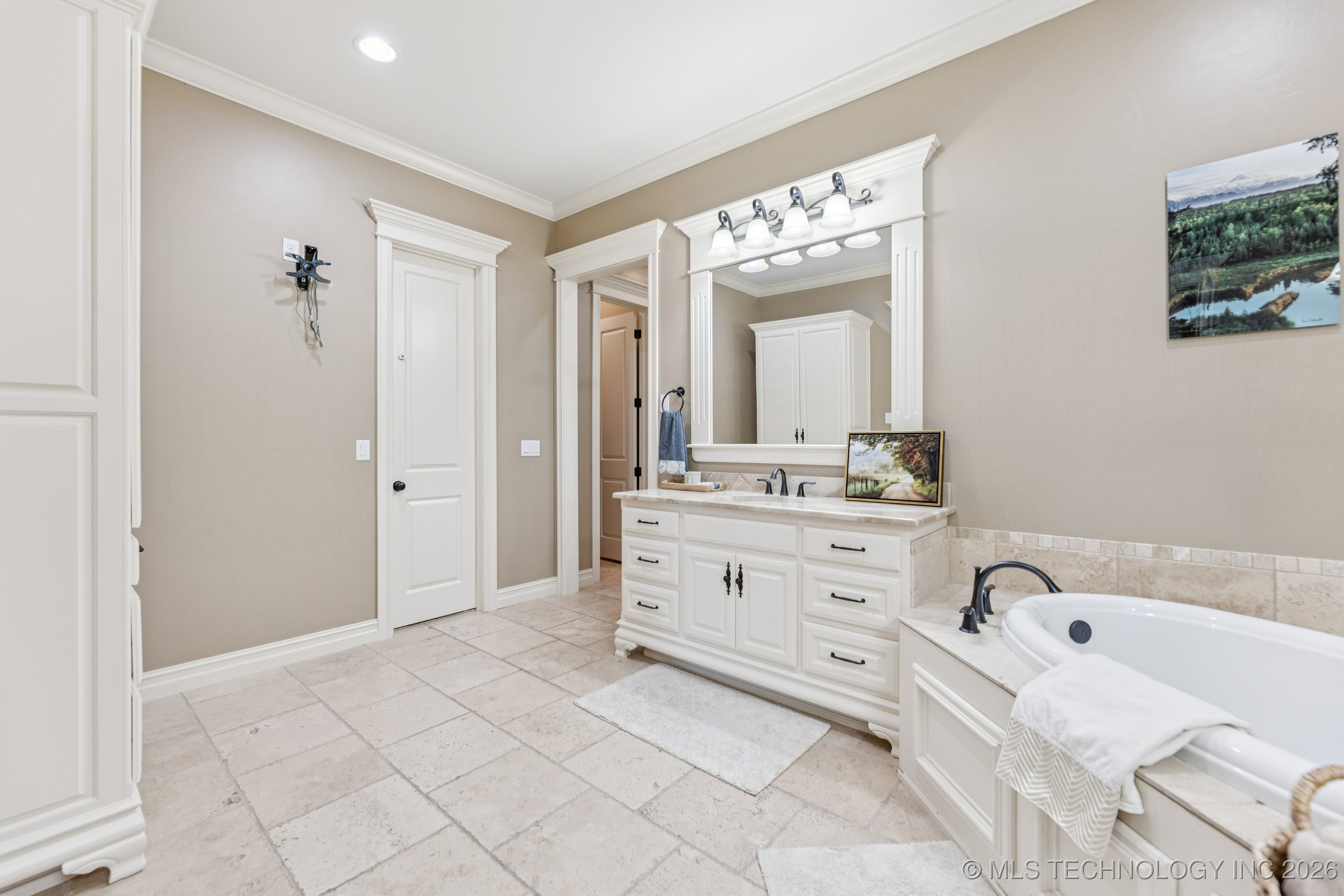 1116 W 108th Place S Property Photo 25