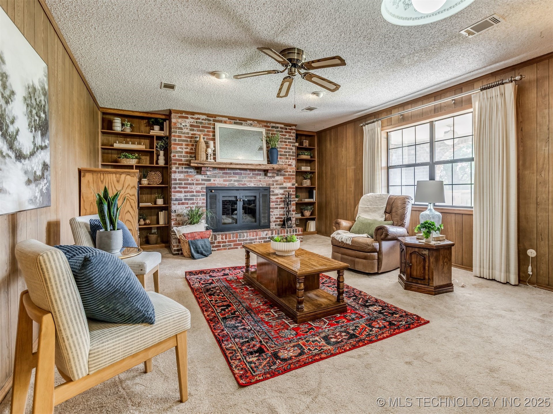 1051 N Caney Property Photo 5