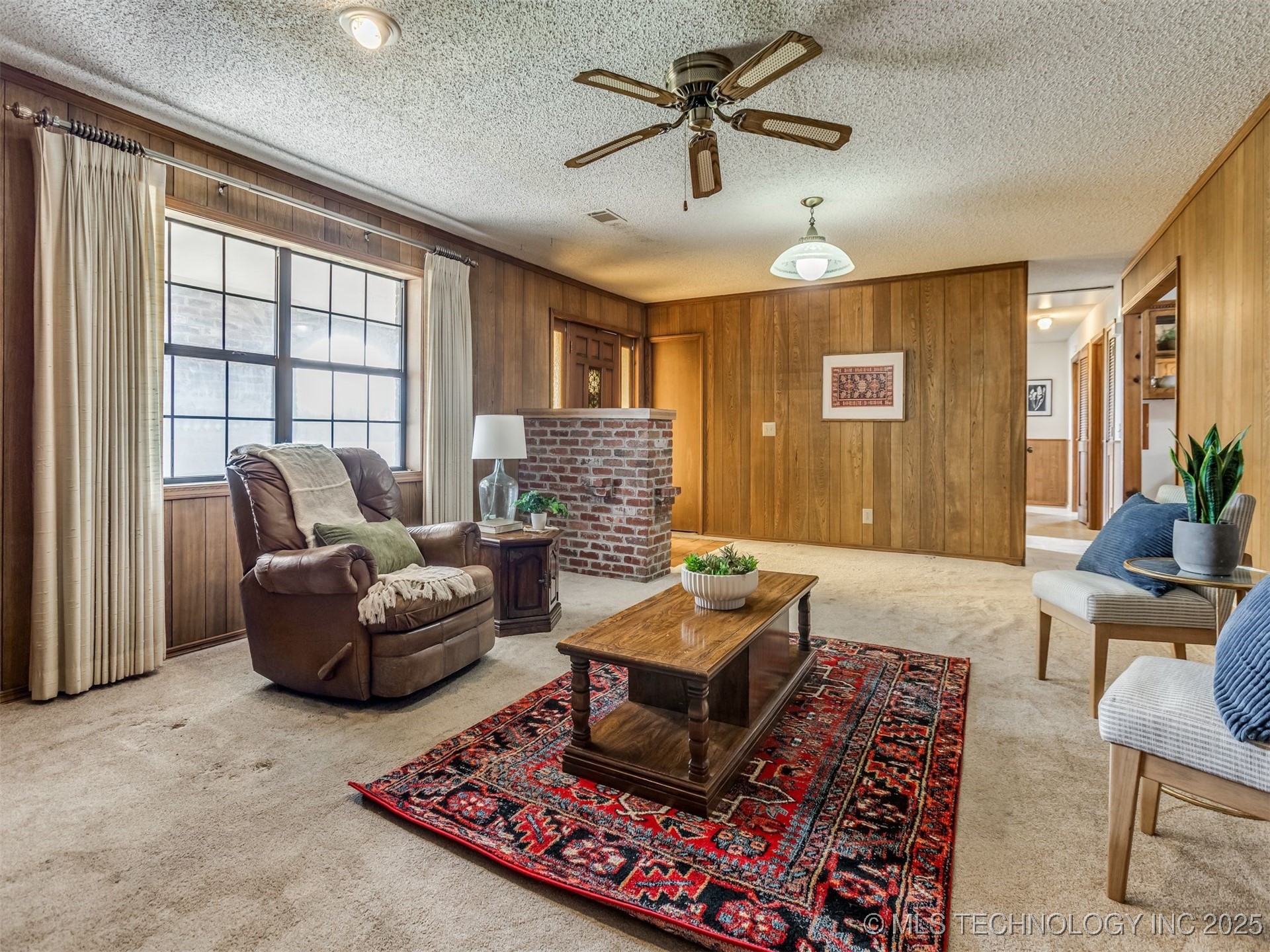 1051 N Caney Property Photo 7