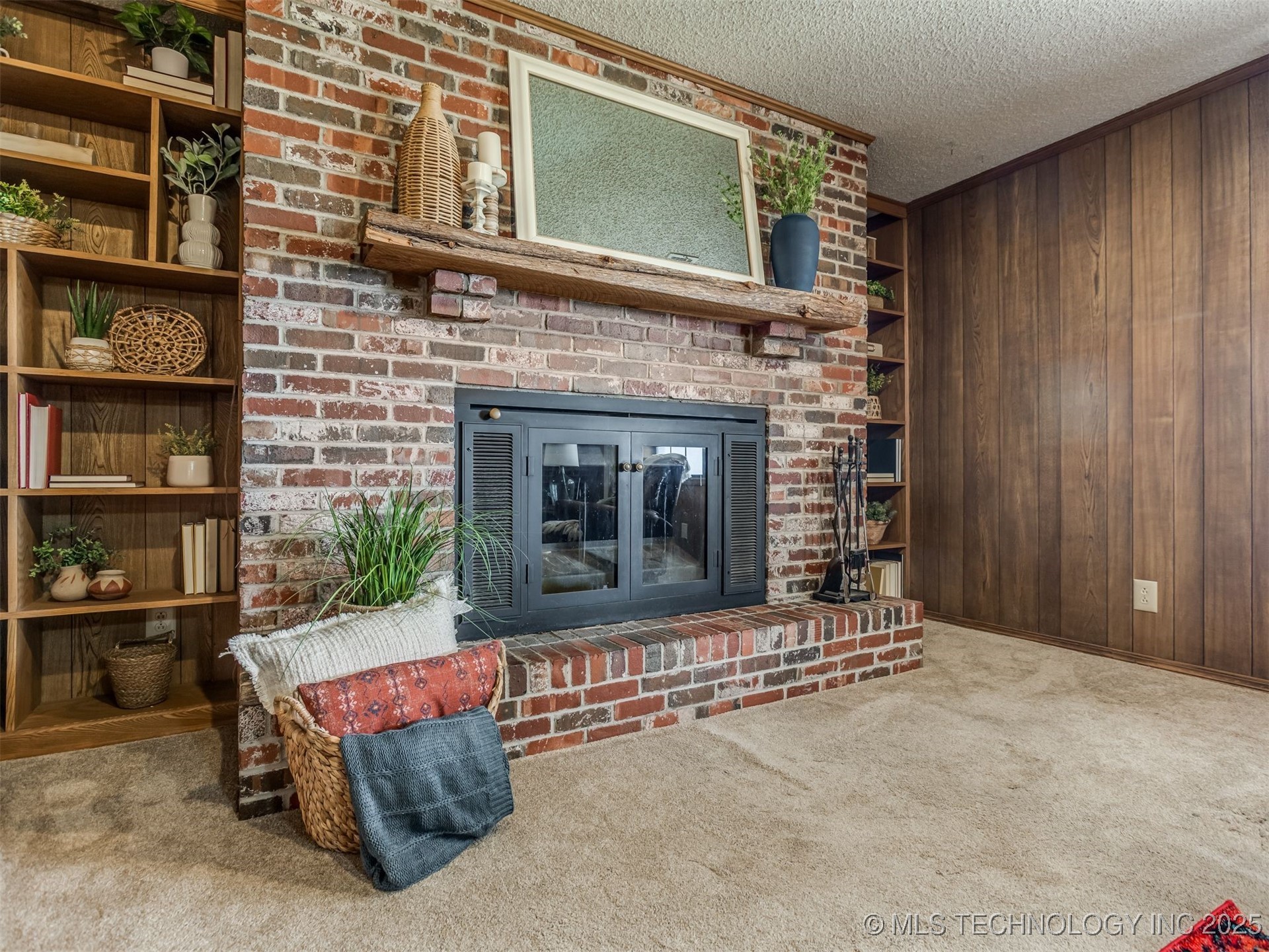 1051 N Caney Property Photo 8