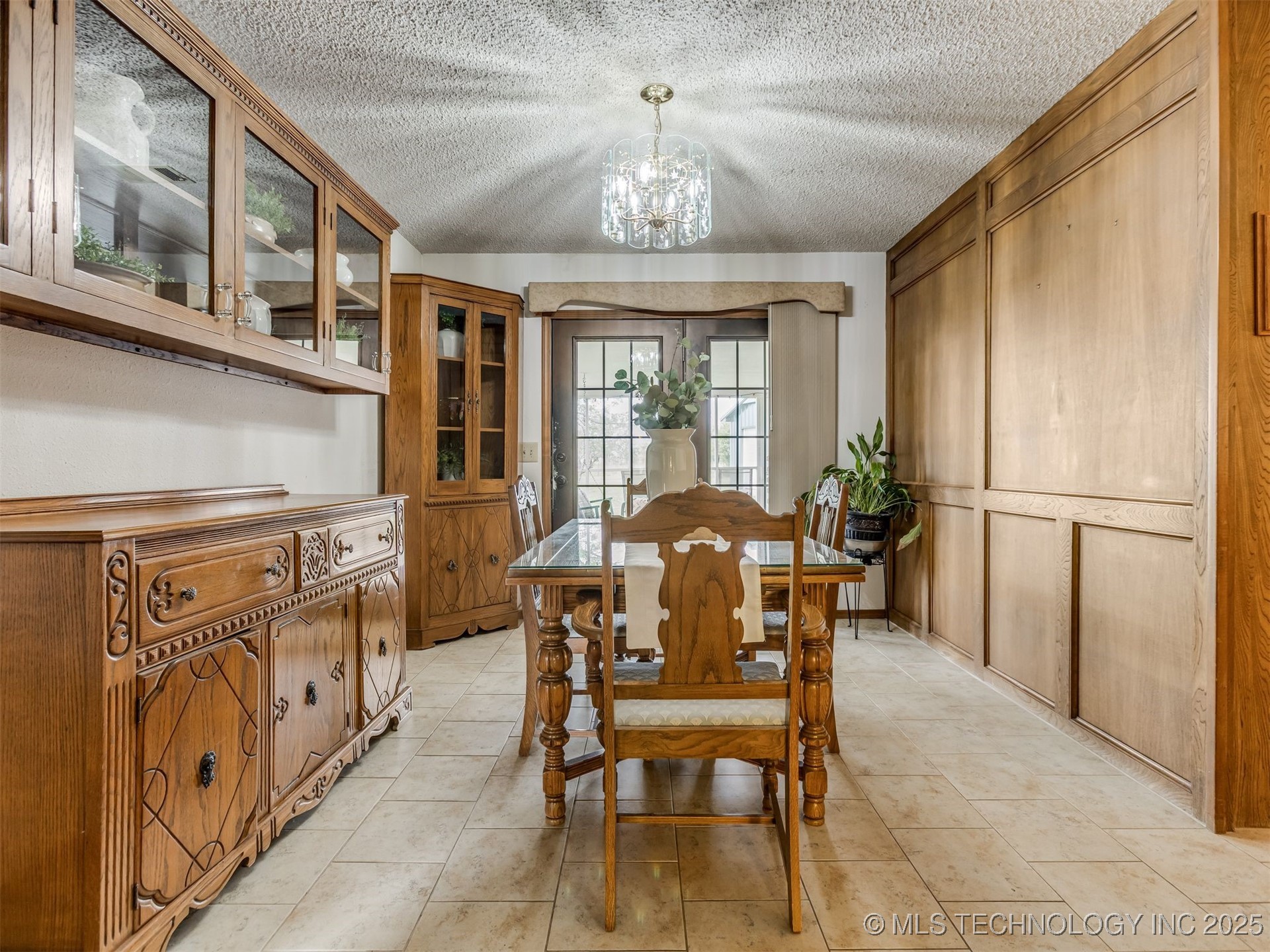 1051 N Caney Property Photo 14