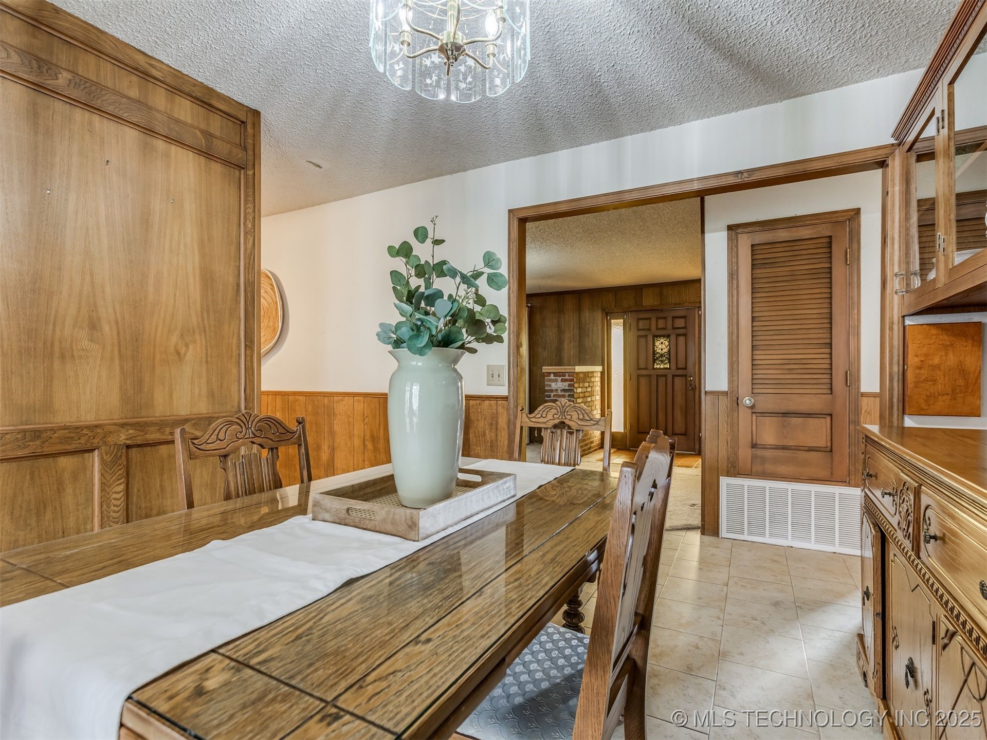 1051 N Caney Property Photo 15