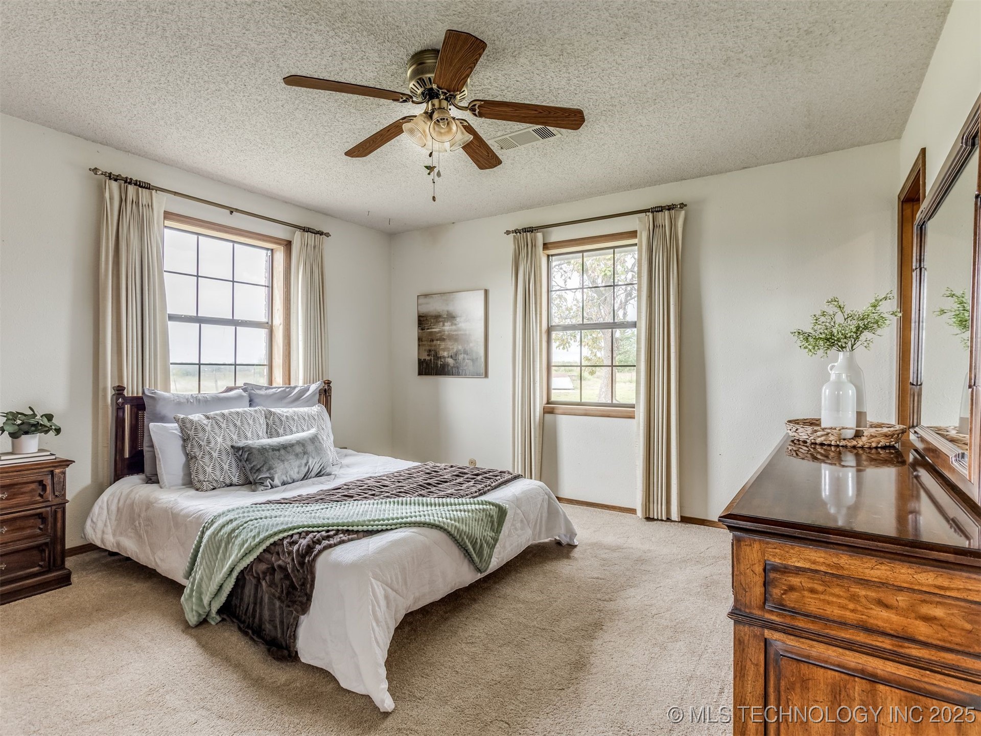 1051 N Caney Property Photo 16