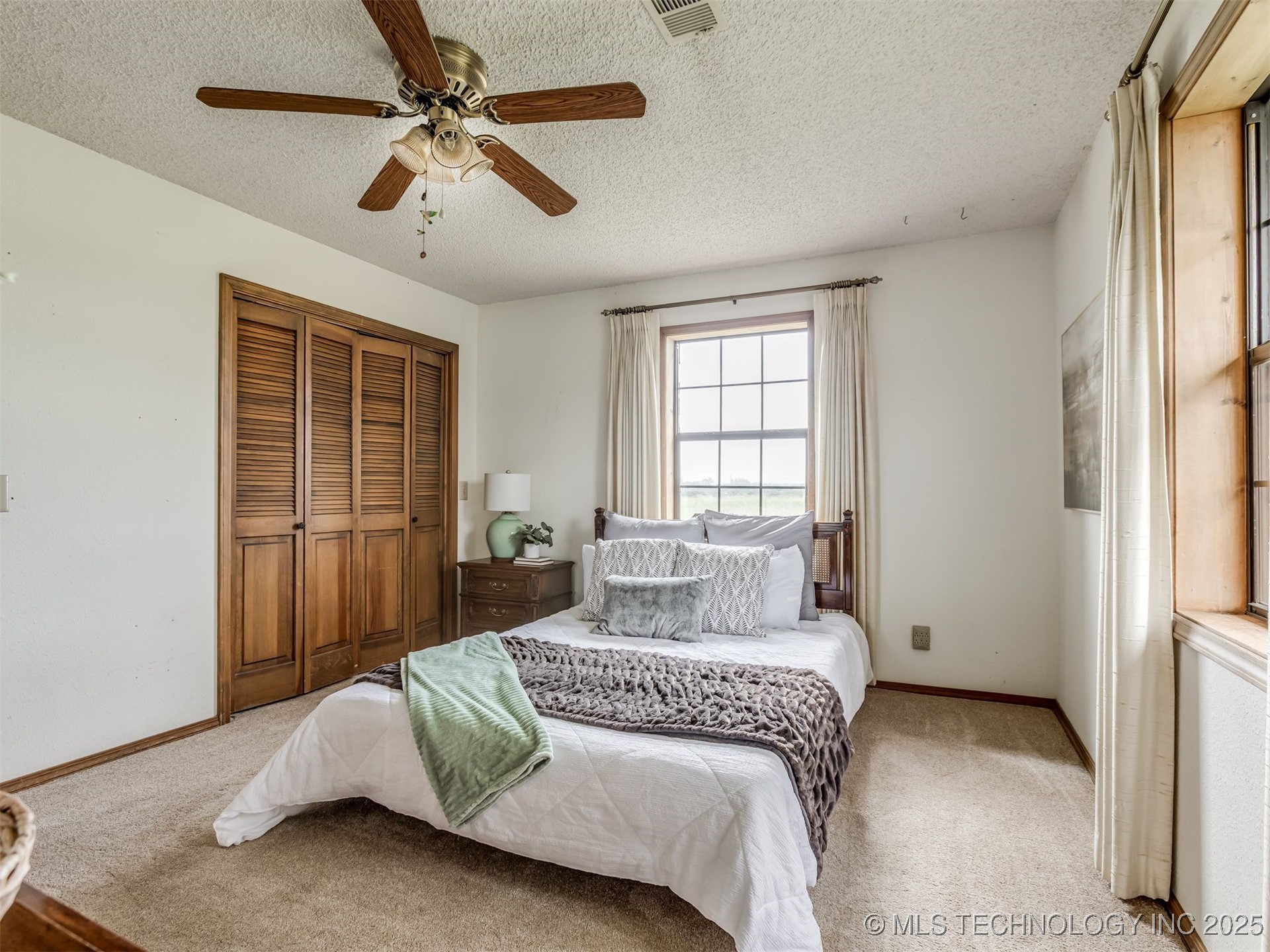 1051 N Caney Property Photo 18