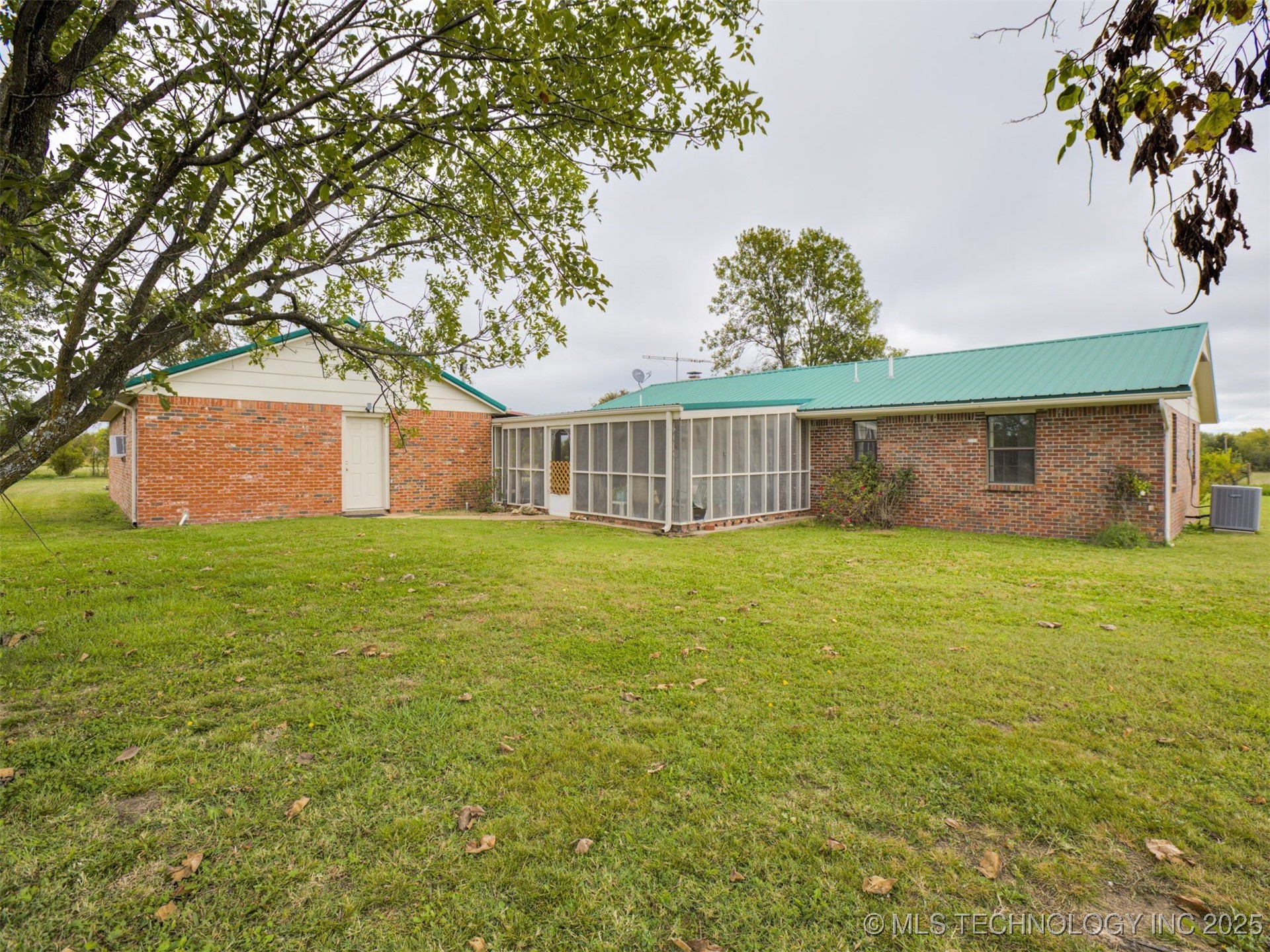 1051 N Caney Property Photo 33