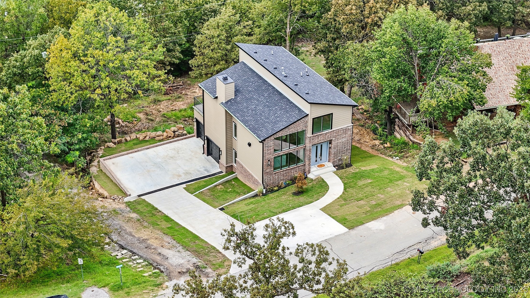 1146 Bayshore Drive Property Photo 1