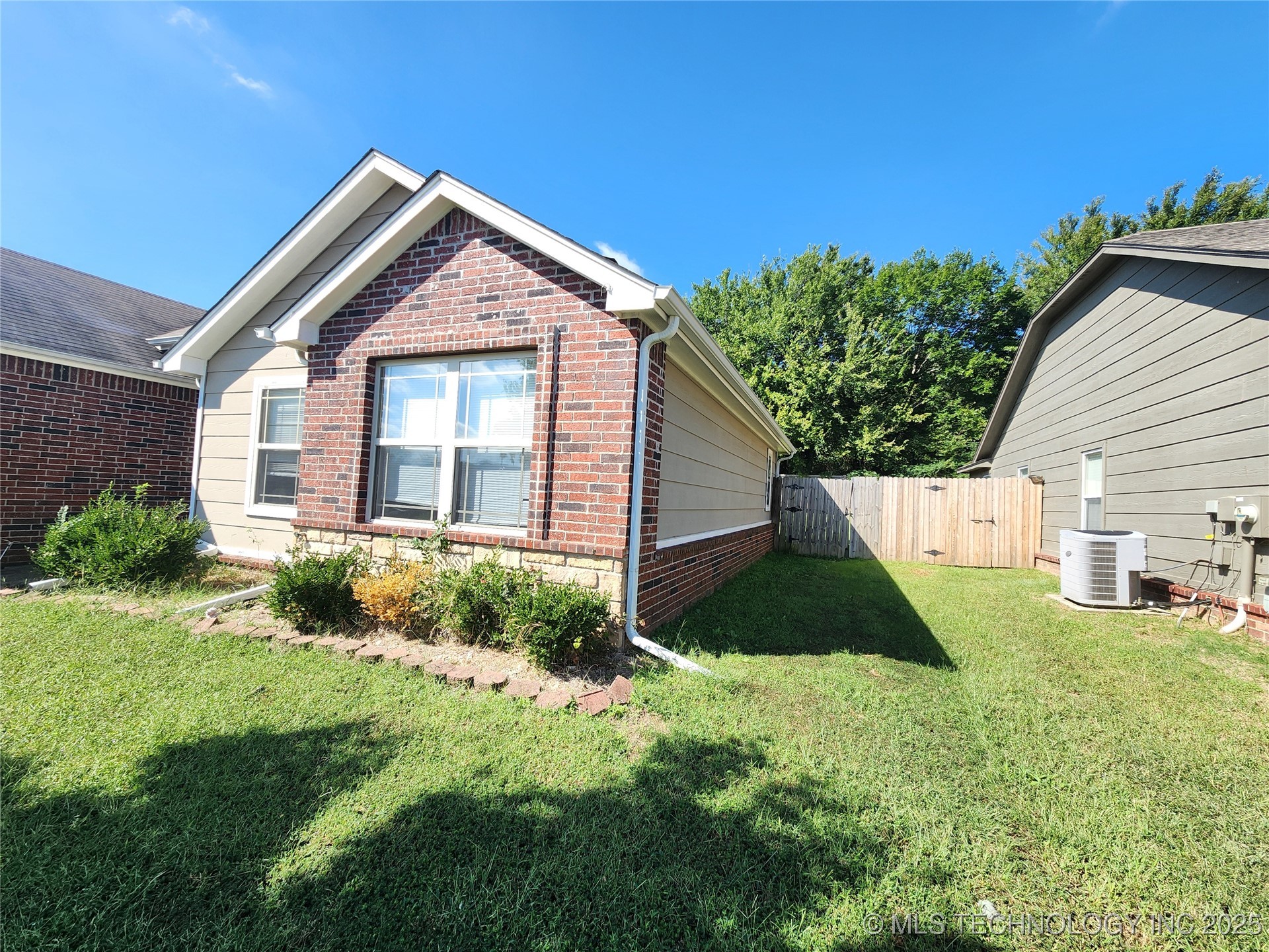 12272 S 268th East Avenue Property Photo 3