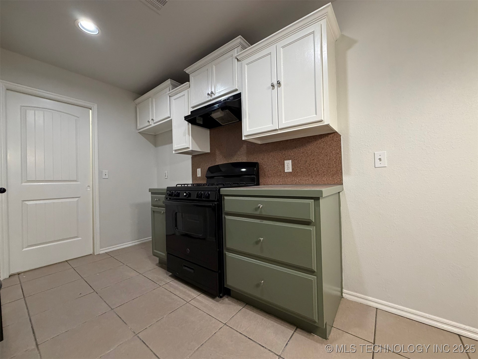 12272 S 268th East Avenue Property Photo 11