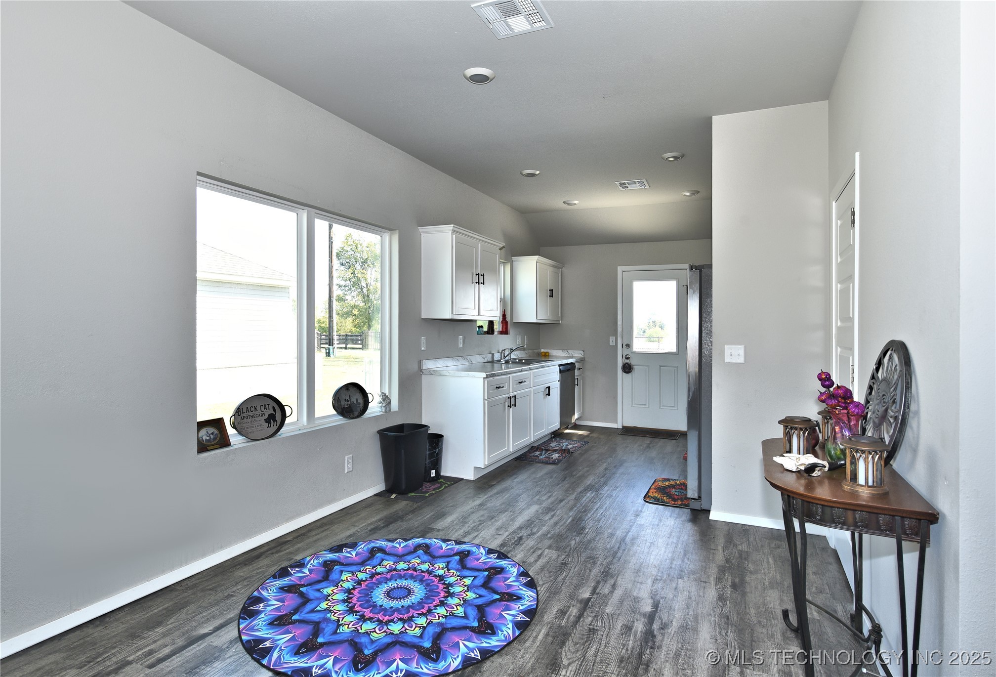 708 Redbud Avenue Property Photo 7