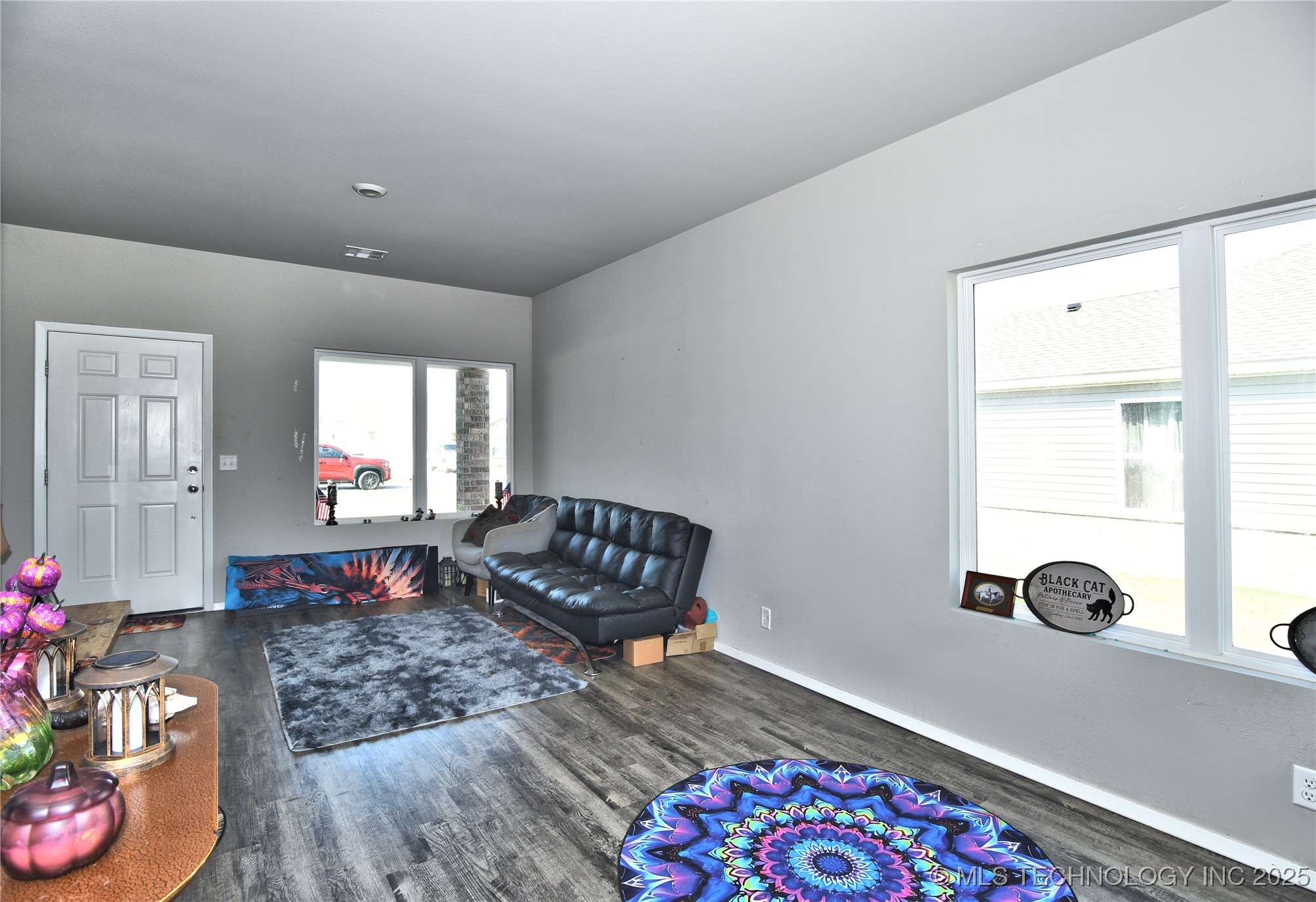 708 Redbud Avenue Property Photo 9