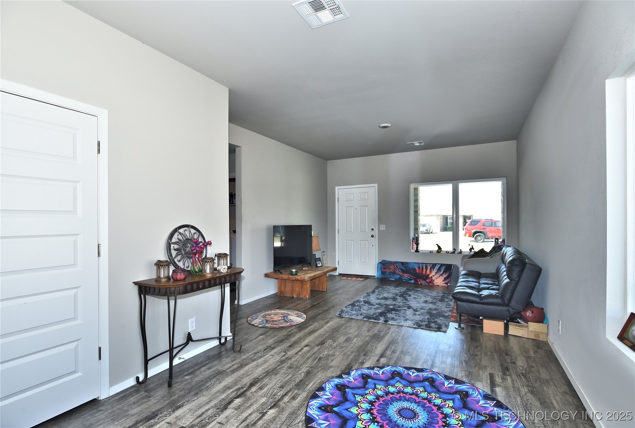 708 Redbud Avenue Property Photo 10