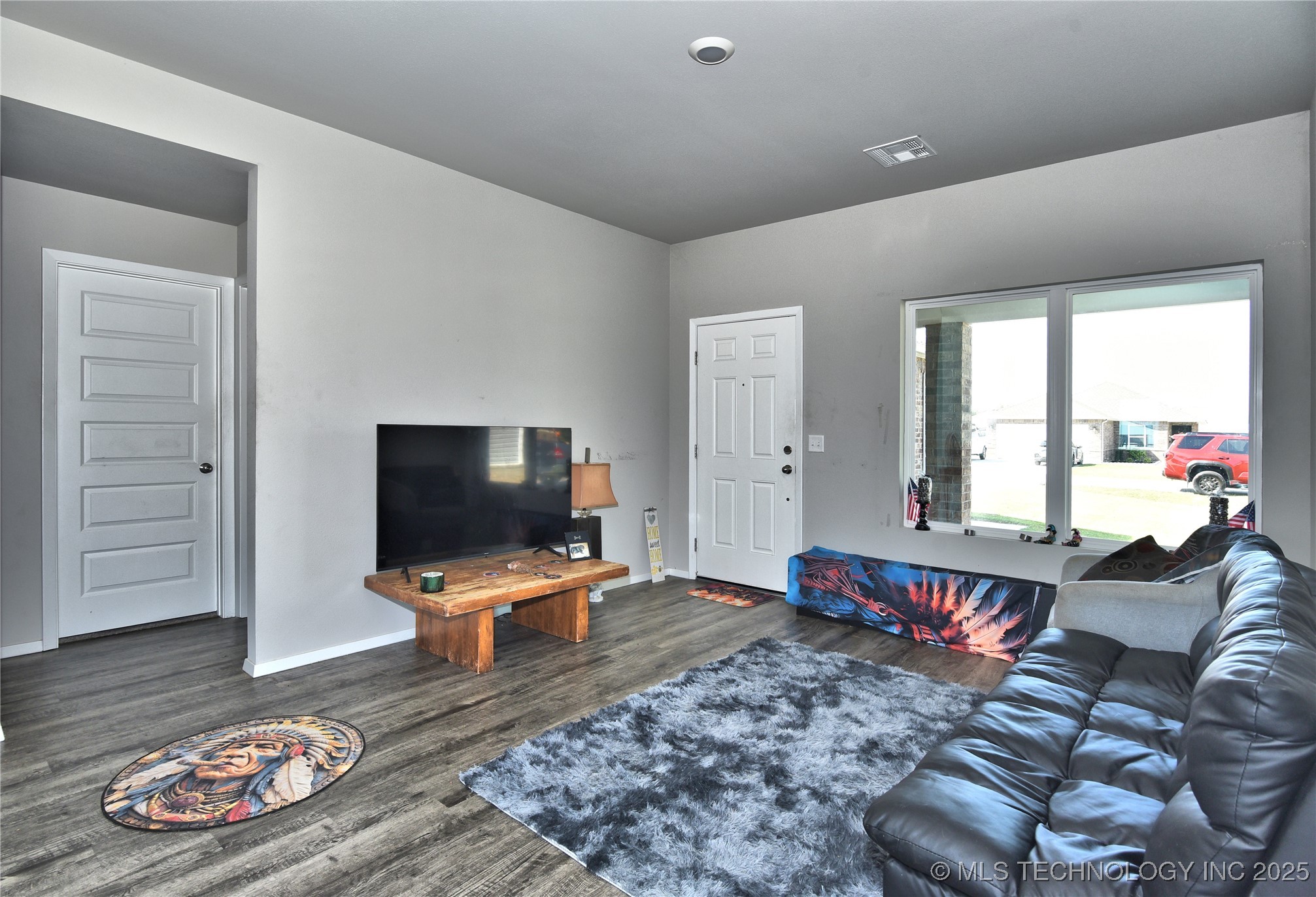 708 Redbud Avenue Property Photo 12