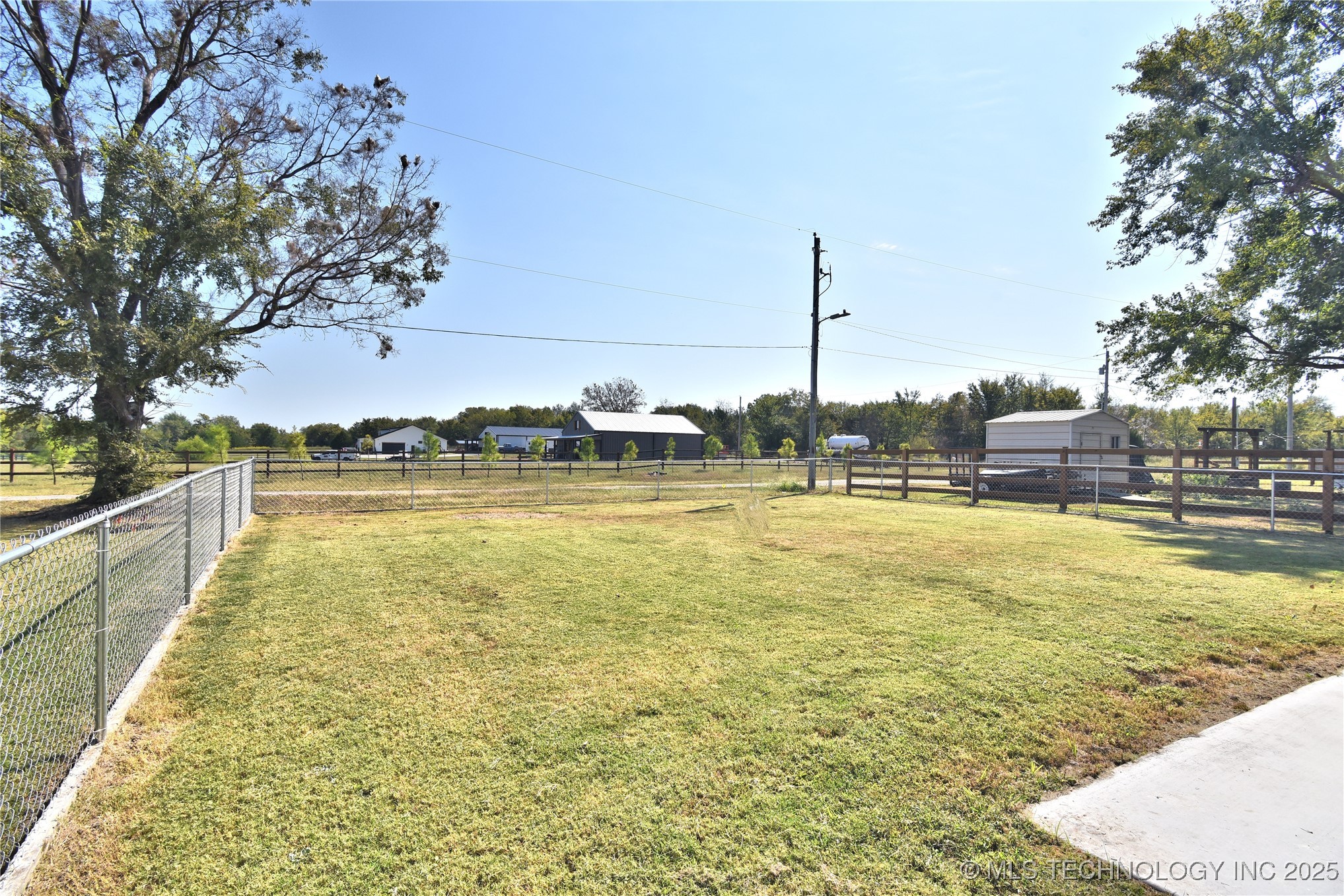 708 Redbud Avenue Property Photo 20