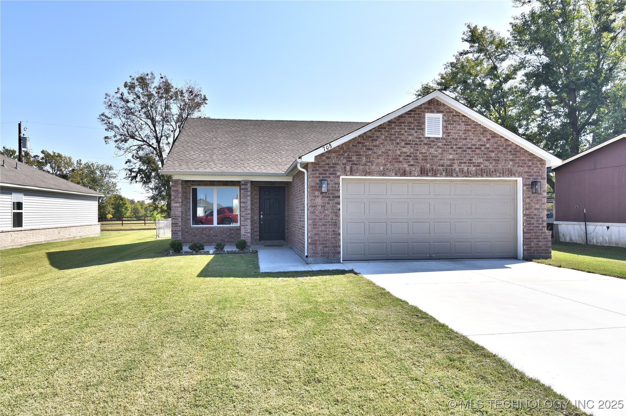 708 Redbud Avenue Property Photo 23