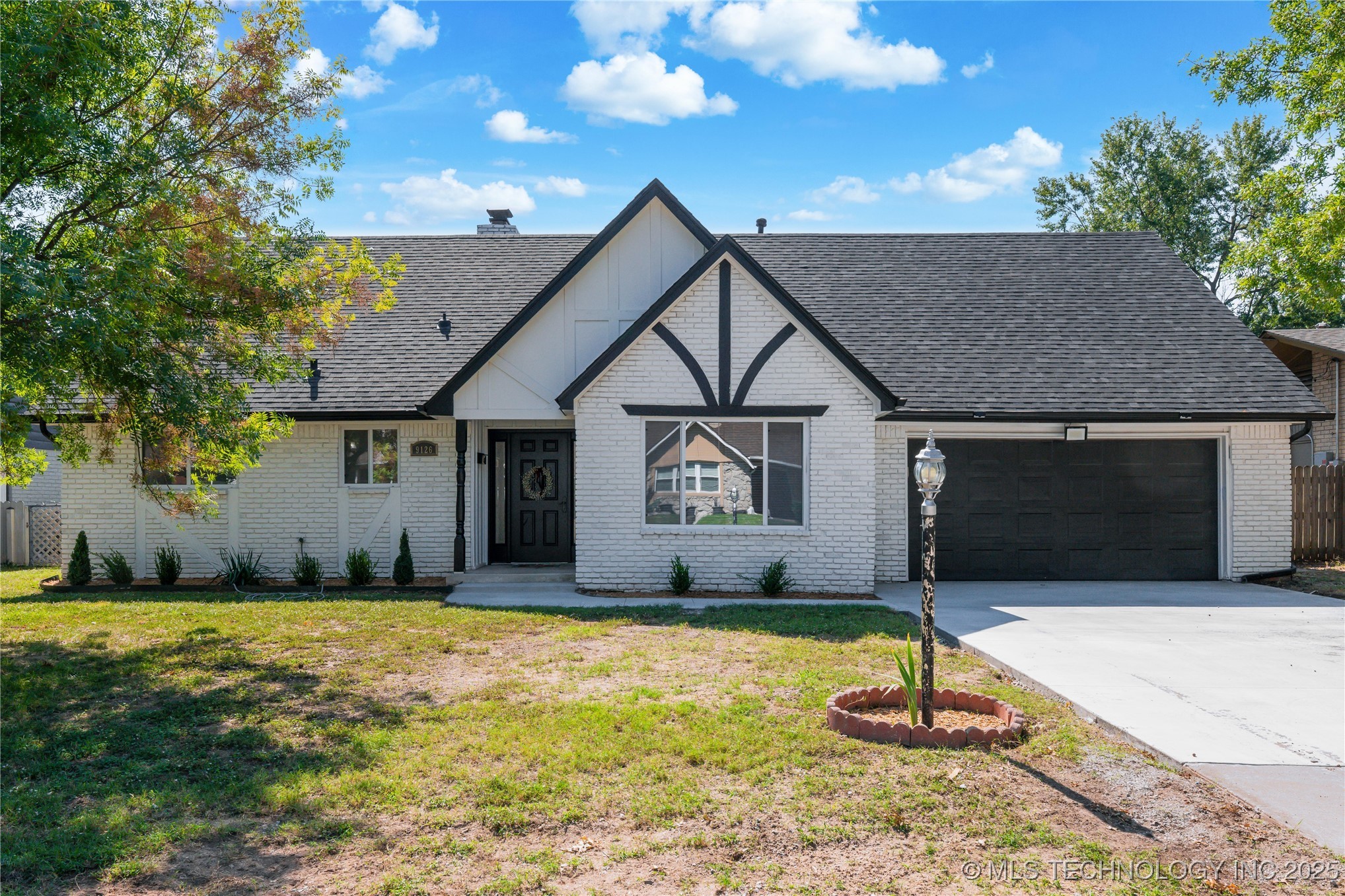 9126 E 38th Street Property Photo 1