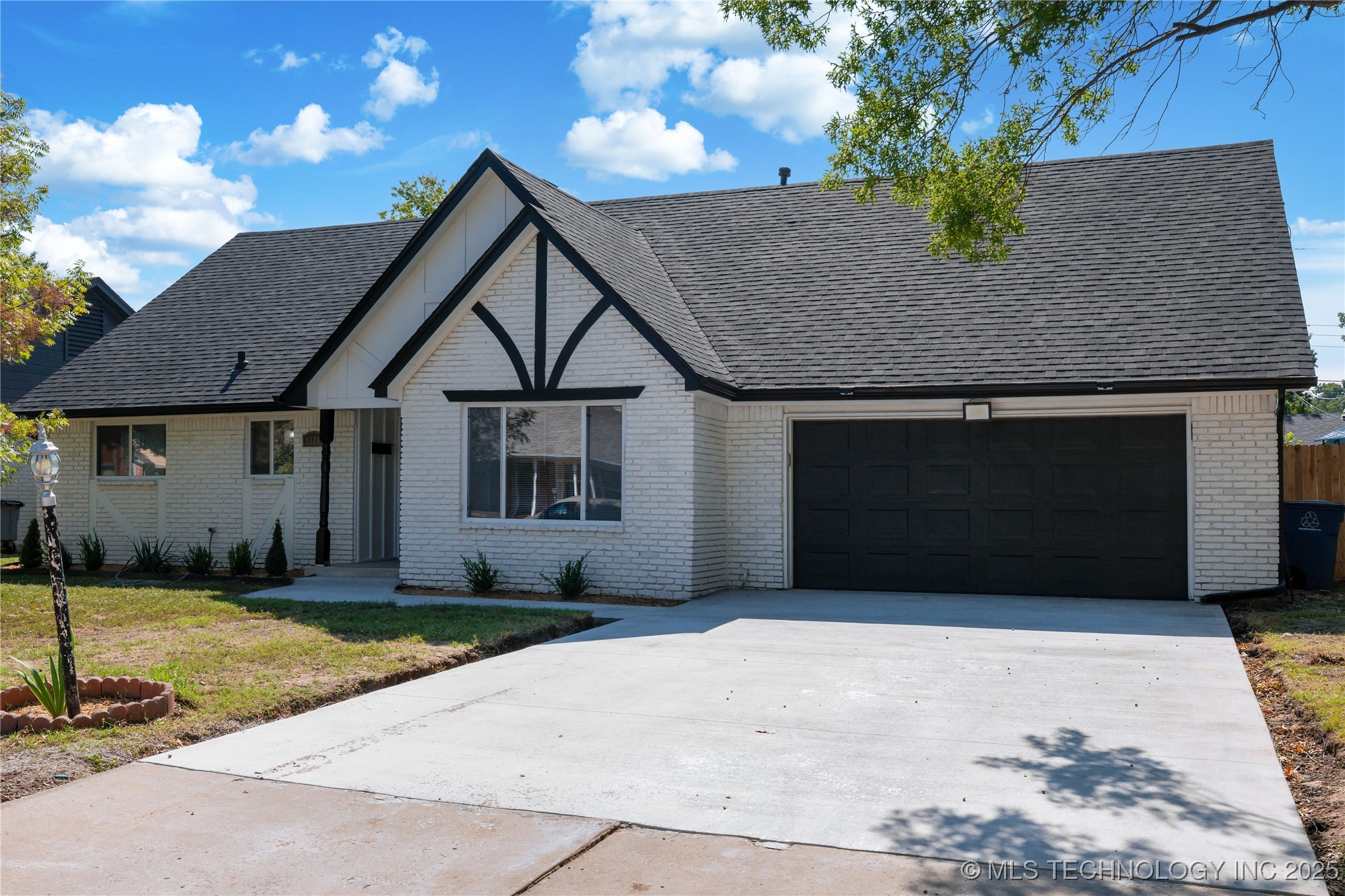 9126 E 38th Street Property Photo 3