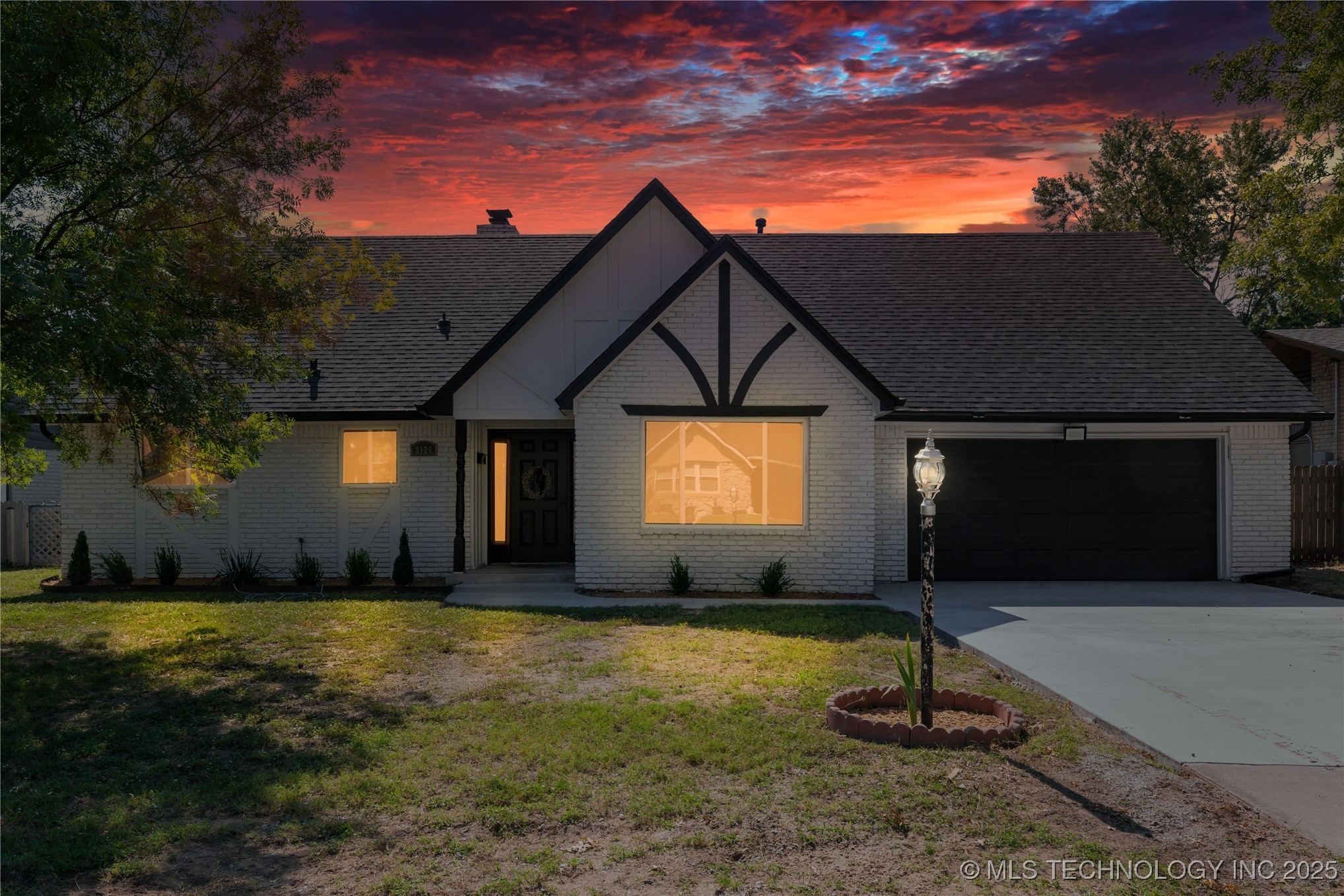 9126 E 38th Street Property Photo 4