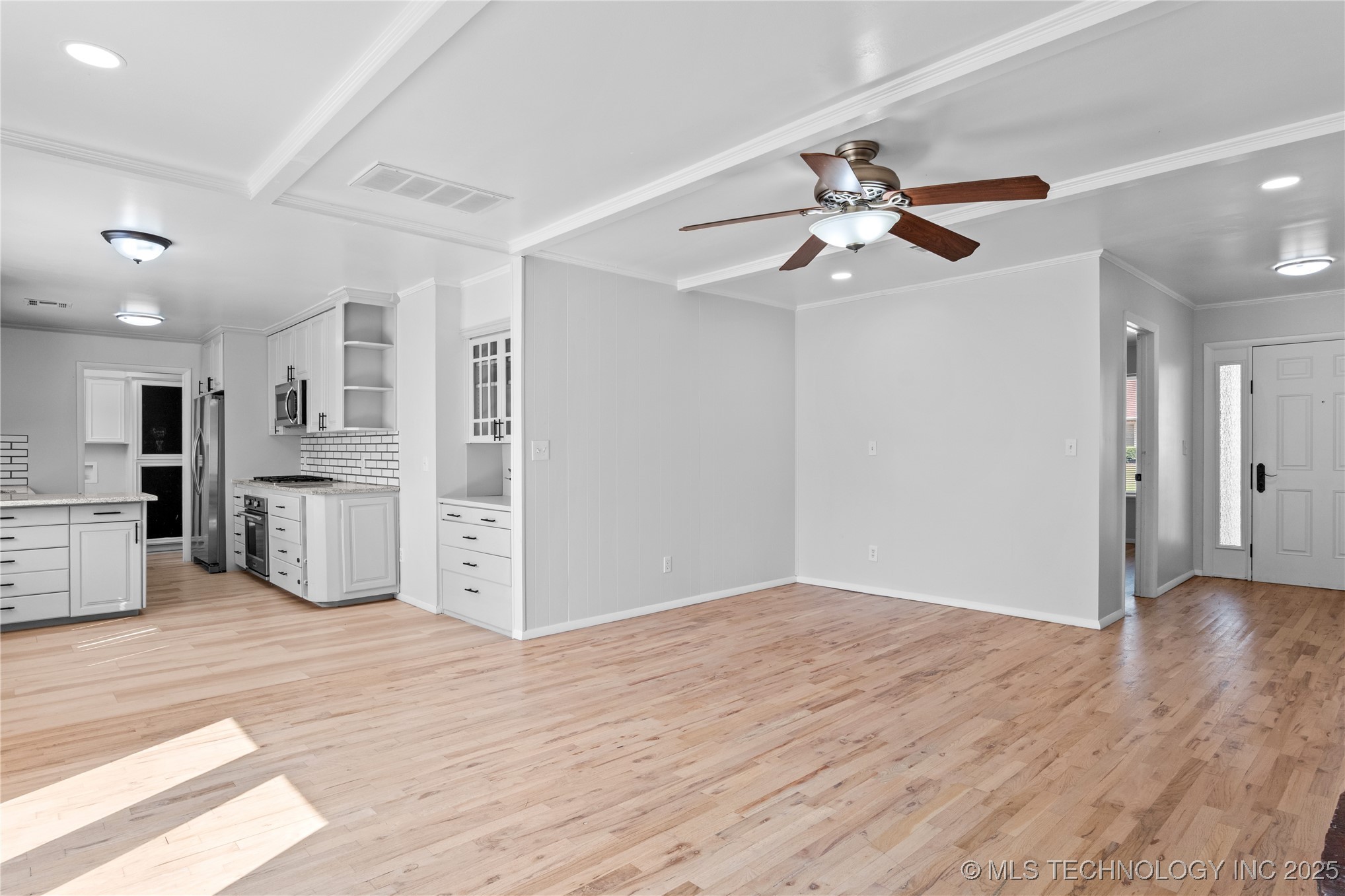 9126 E 38th Street Property Photo 6