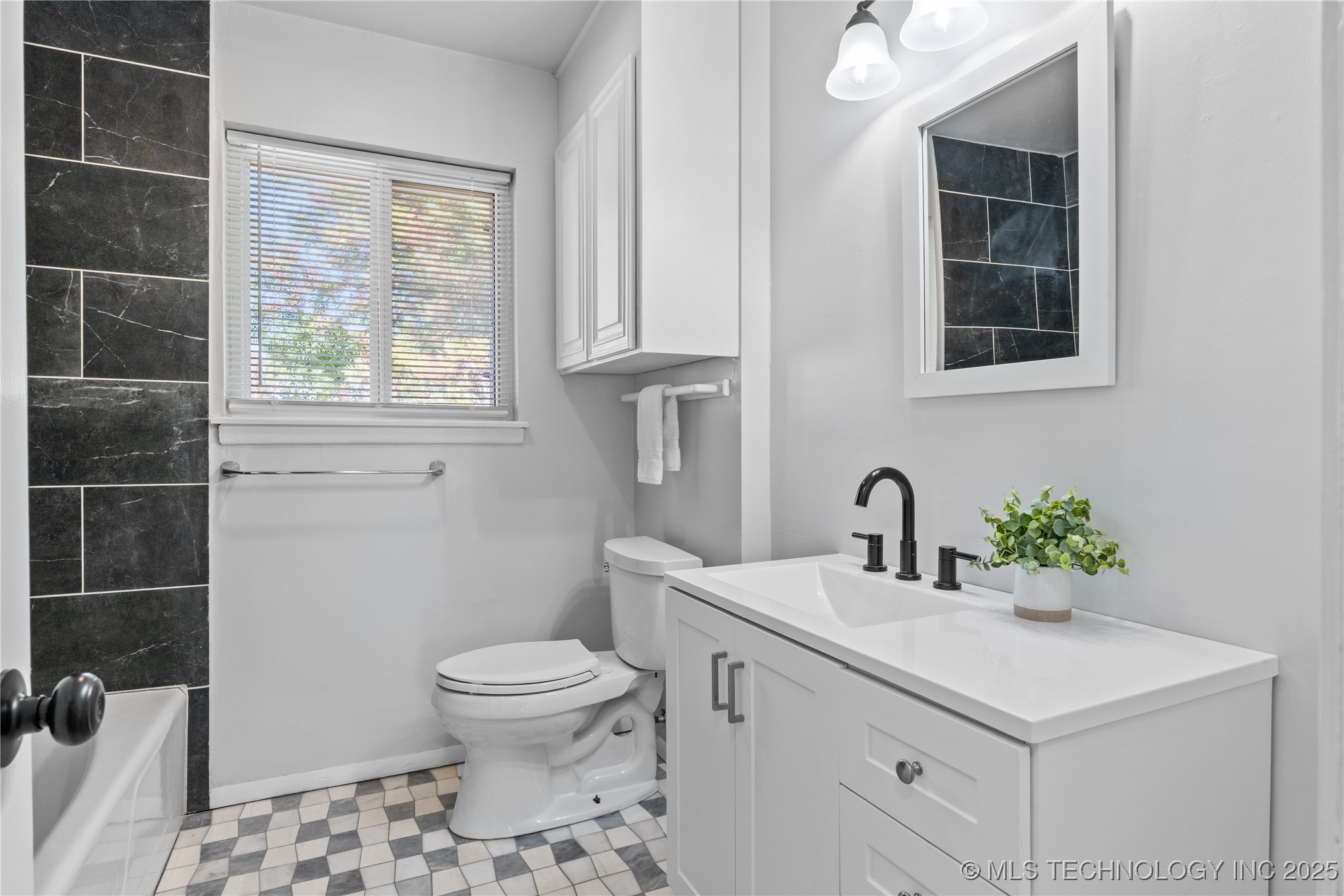 9126 E 38th Street Property Photo 22