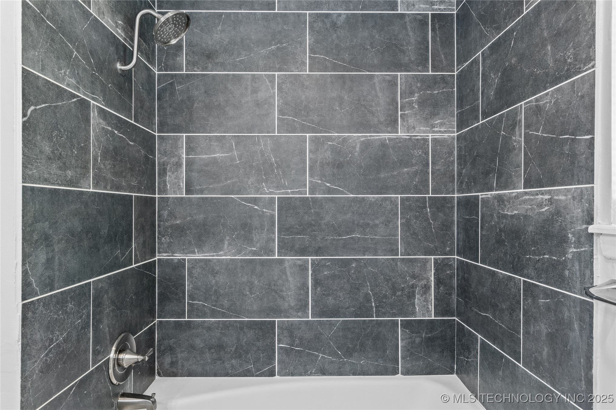 9126 E 38th Street Property Photo 23