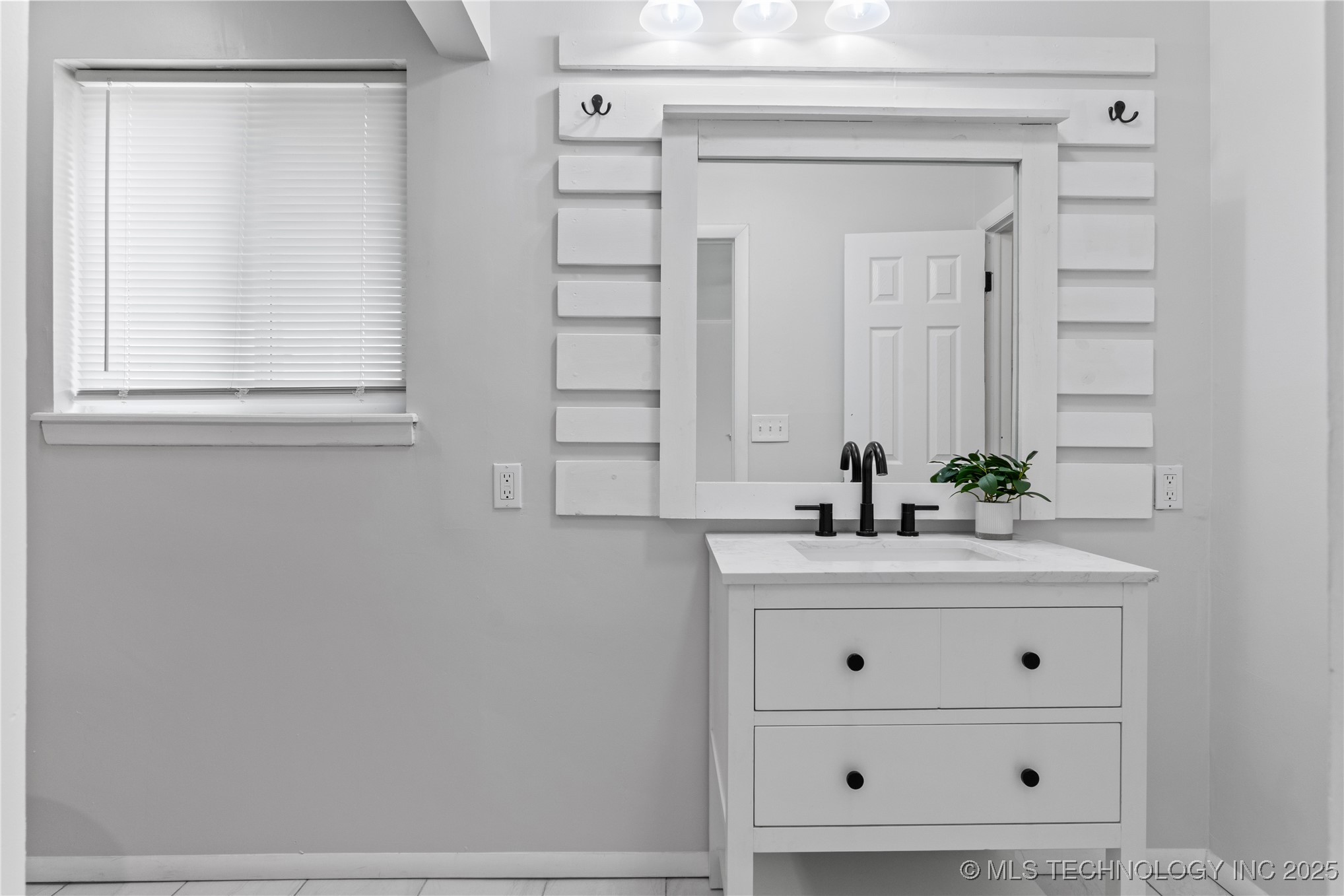 9126 E 38th Street Property Photo 33