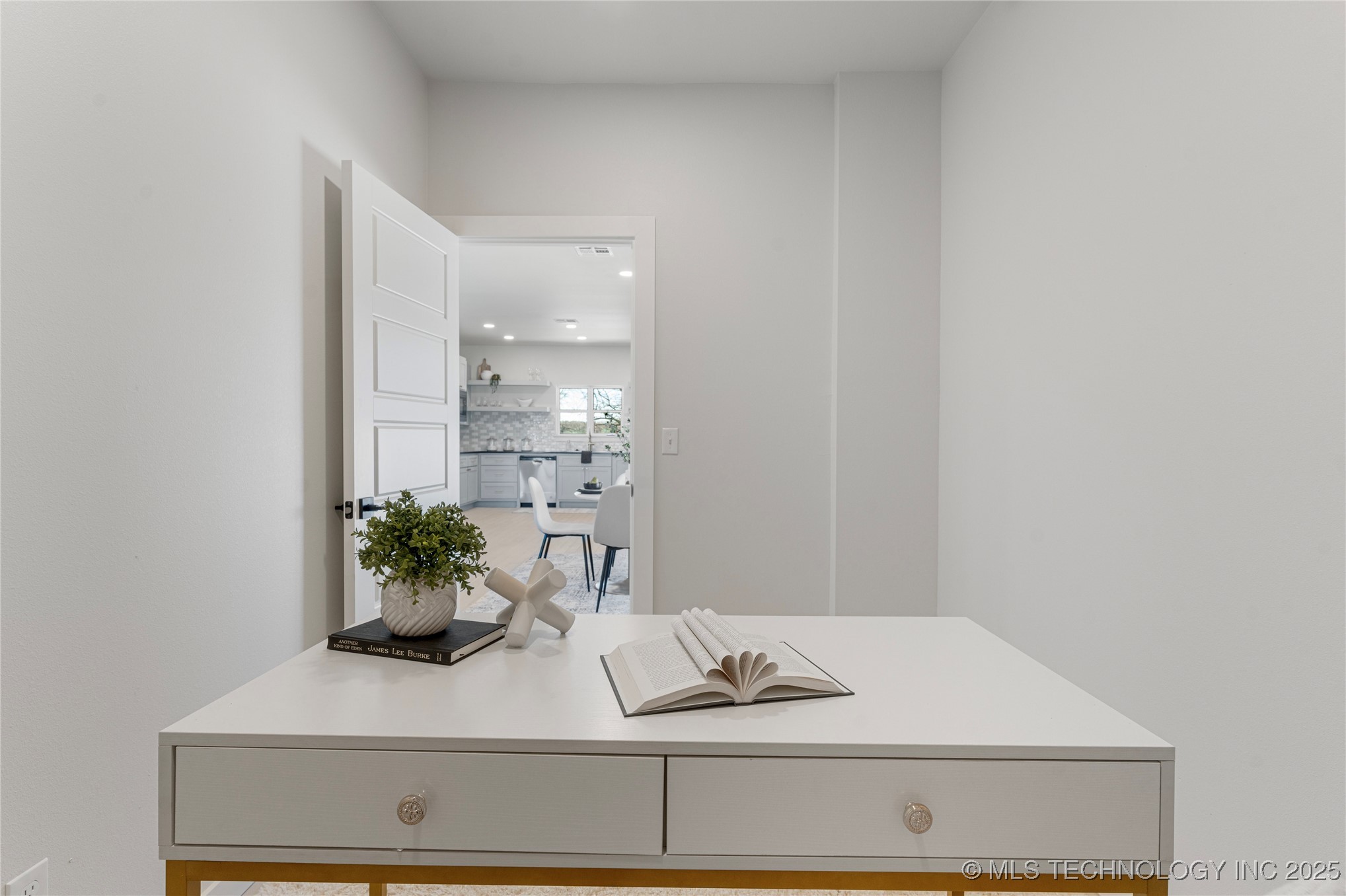 9545 S Cincinnati Street Property Photo 12