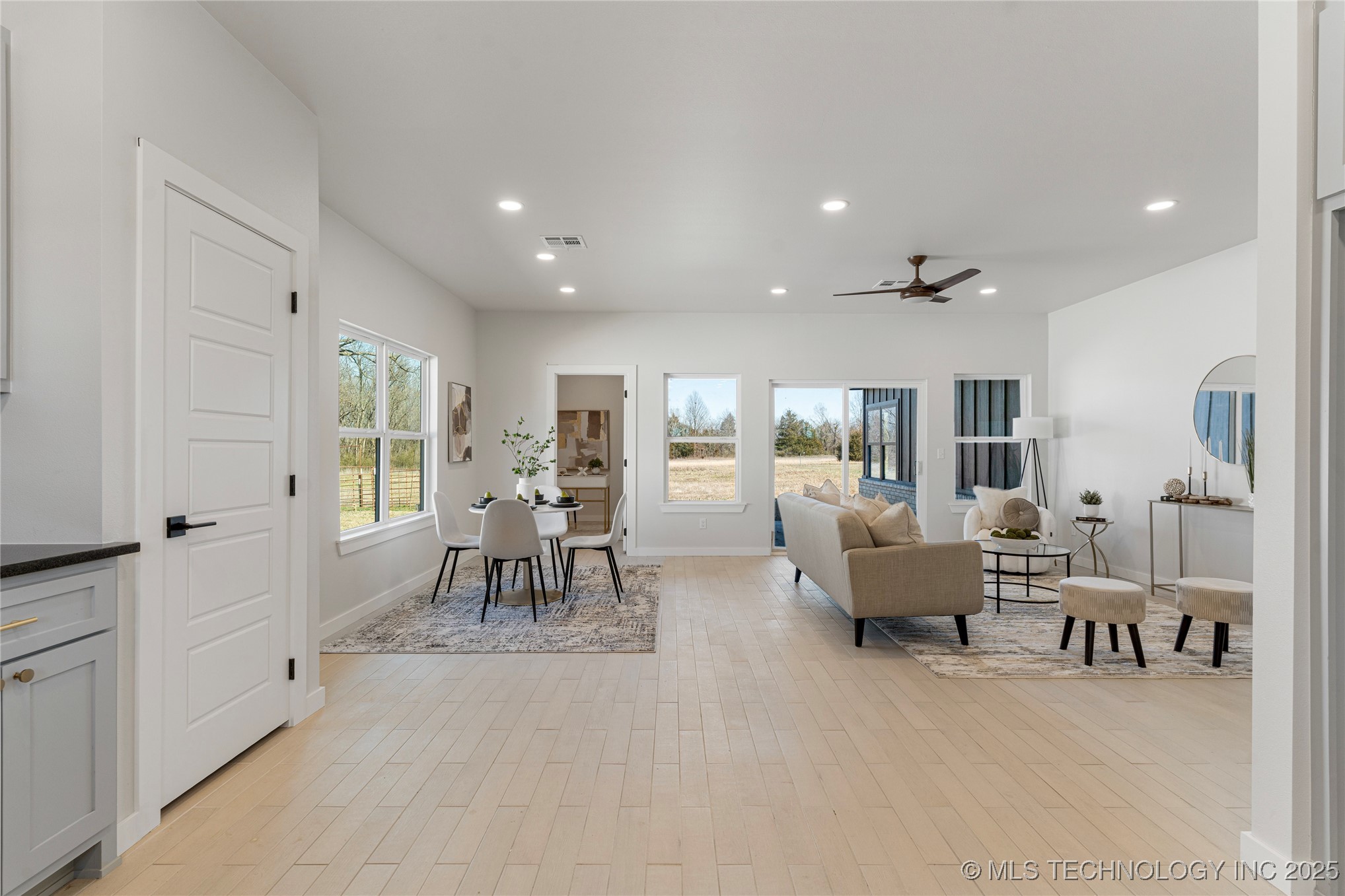 9545 S Cincinnati Street Property Photo 18