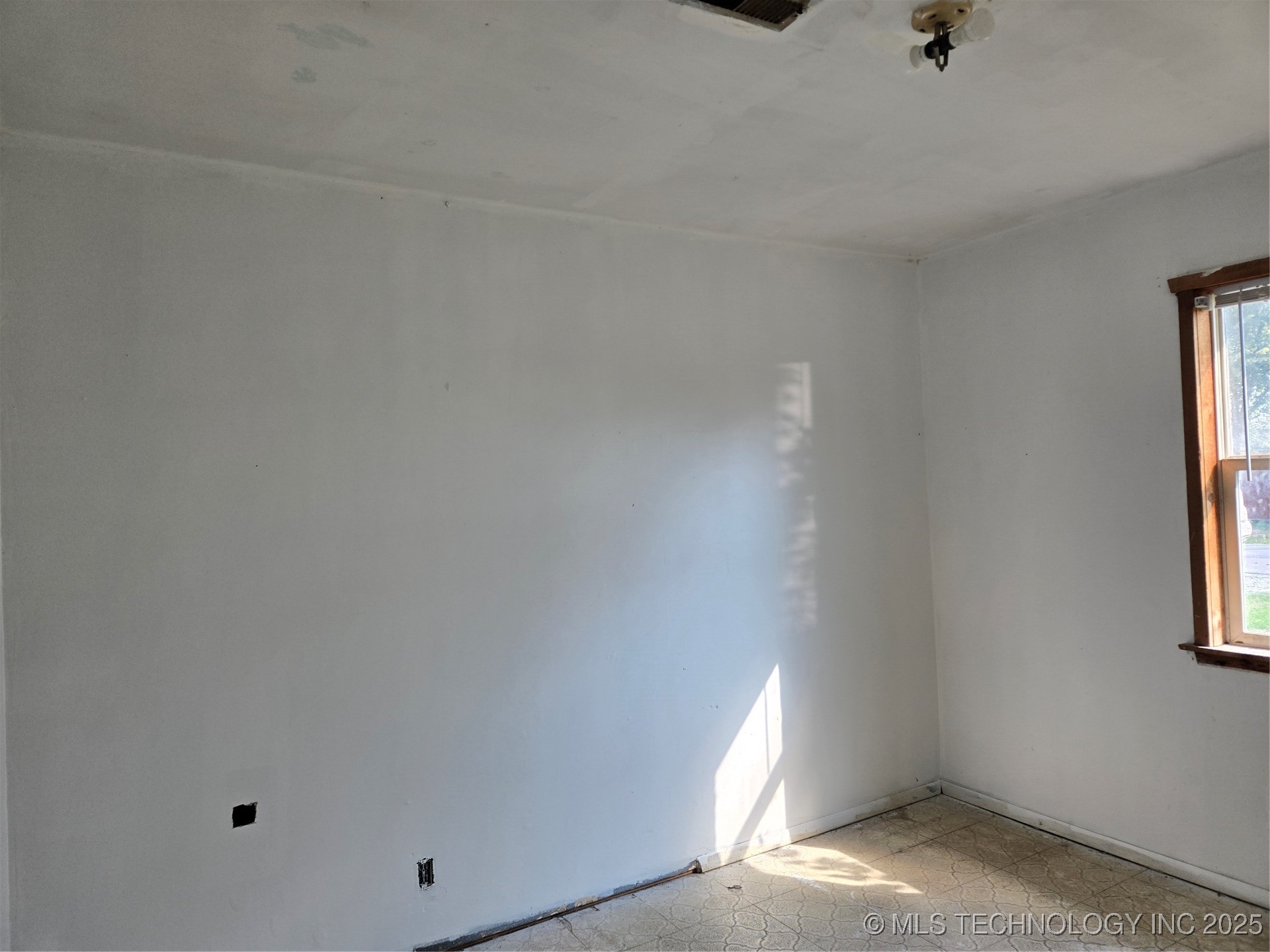 299 W Cherry Avenue Property Photo 6