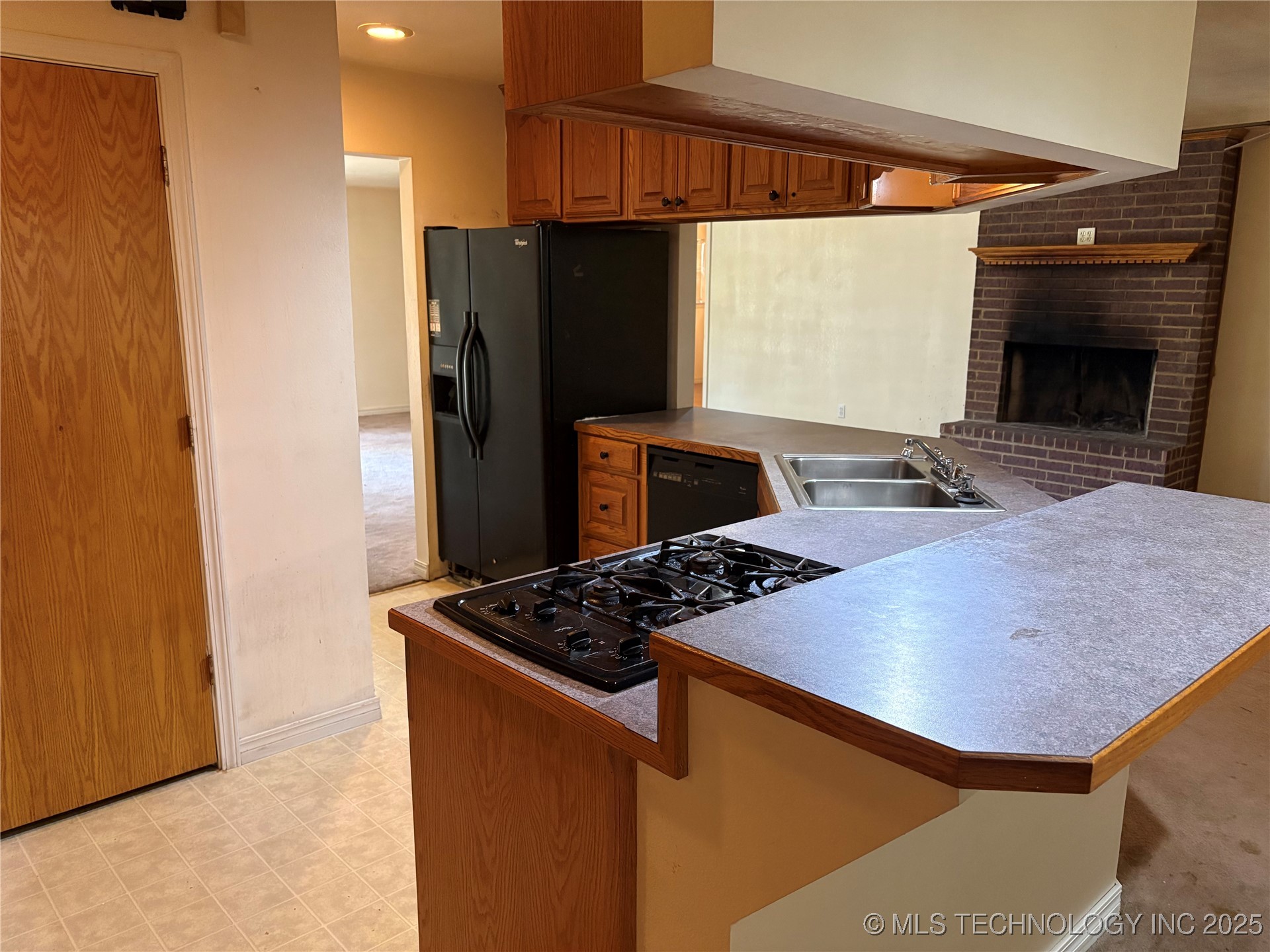 215 E Leecraft Property Photo 13