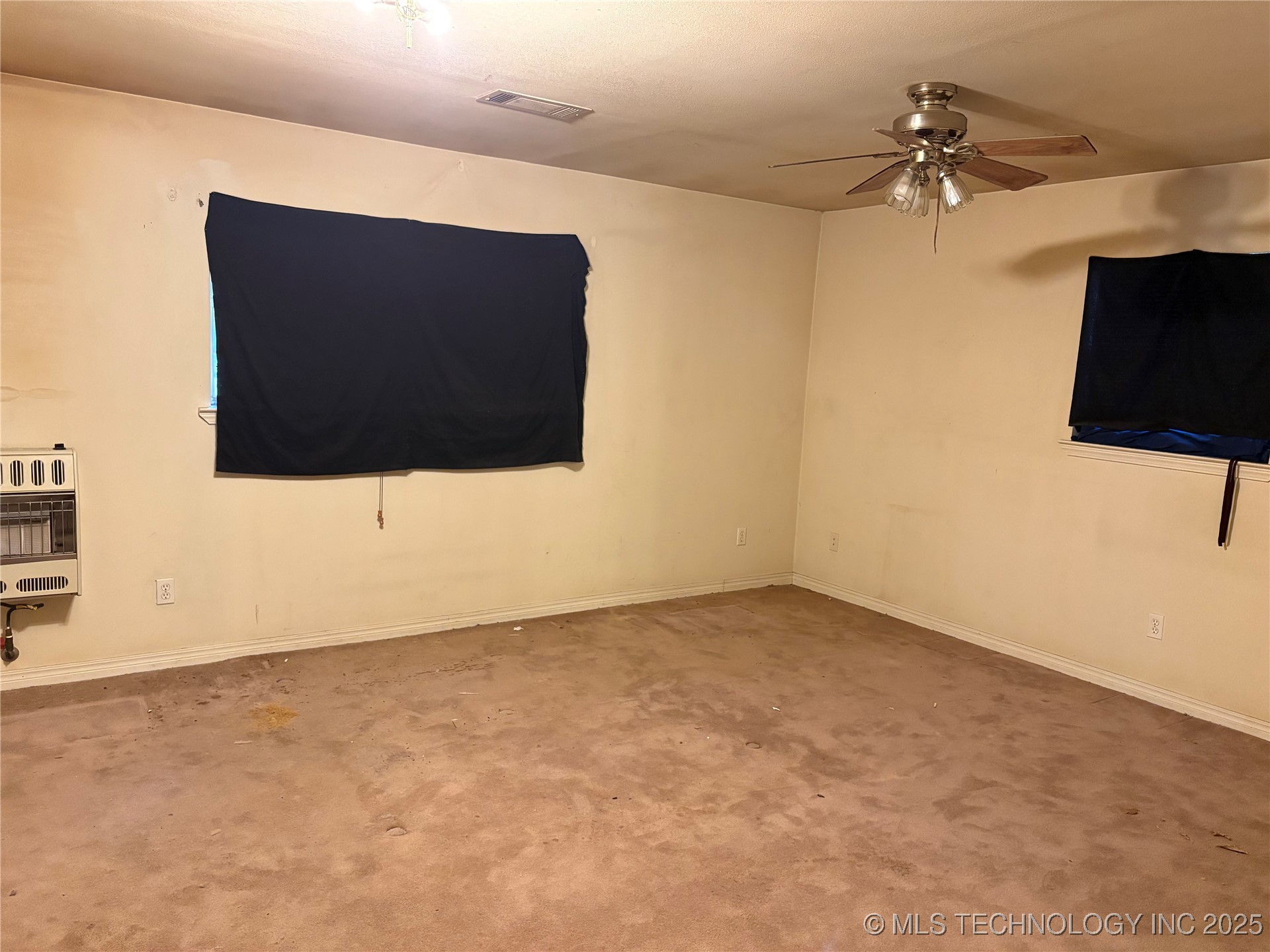 215 E Leecraft Property Photo 16