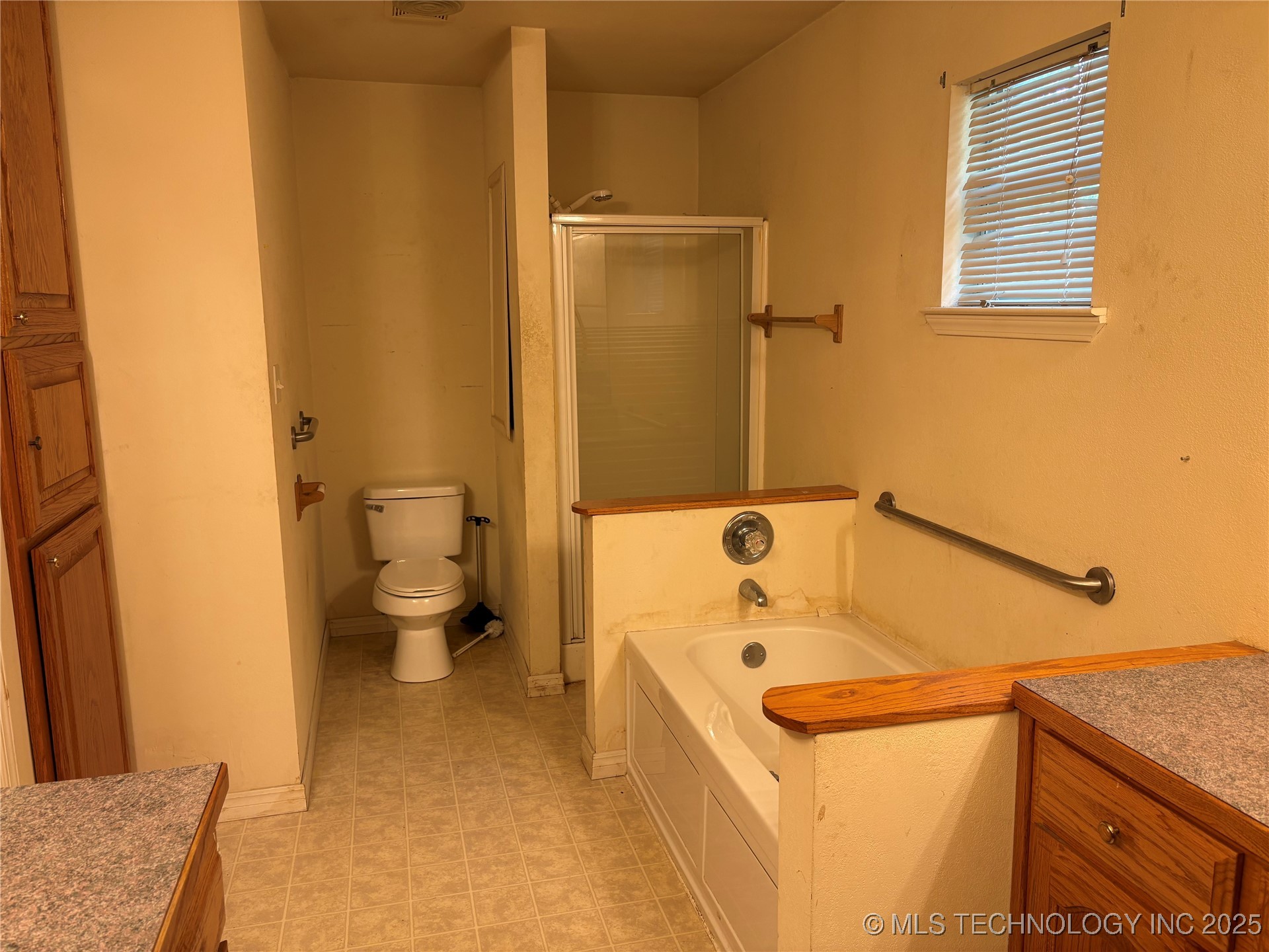 215 E Leecraft Property Photo 18