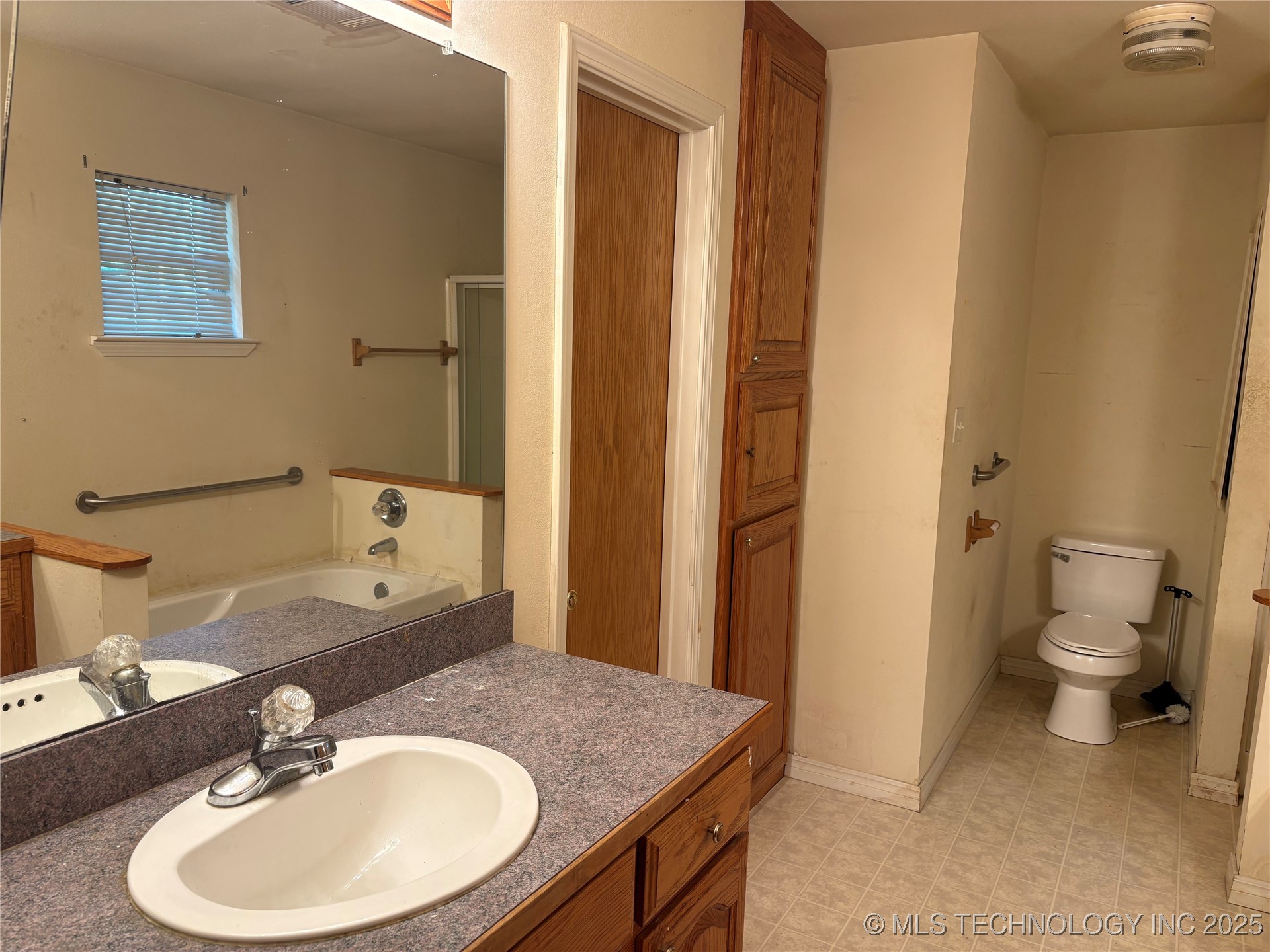 215 E Leecraft Property Photo 20