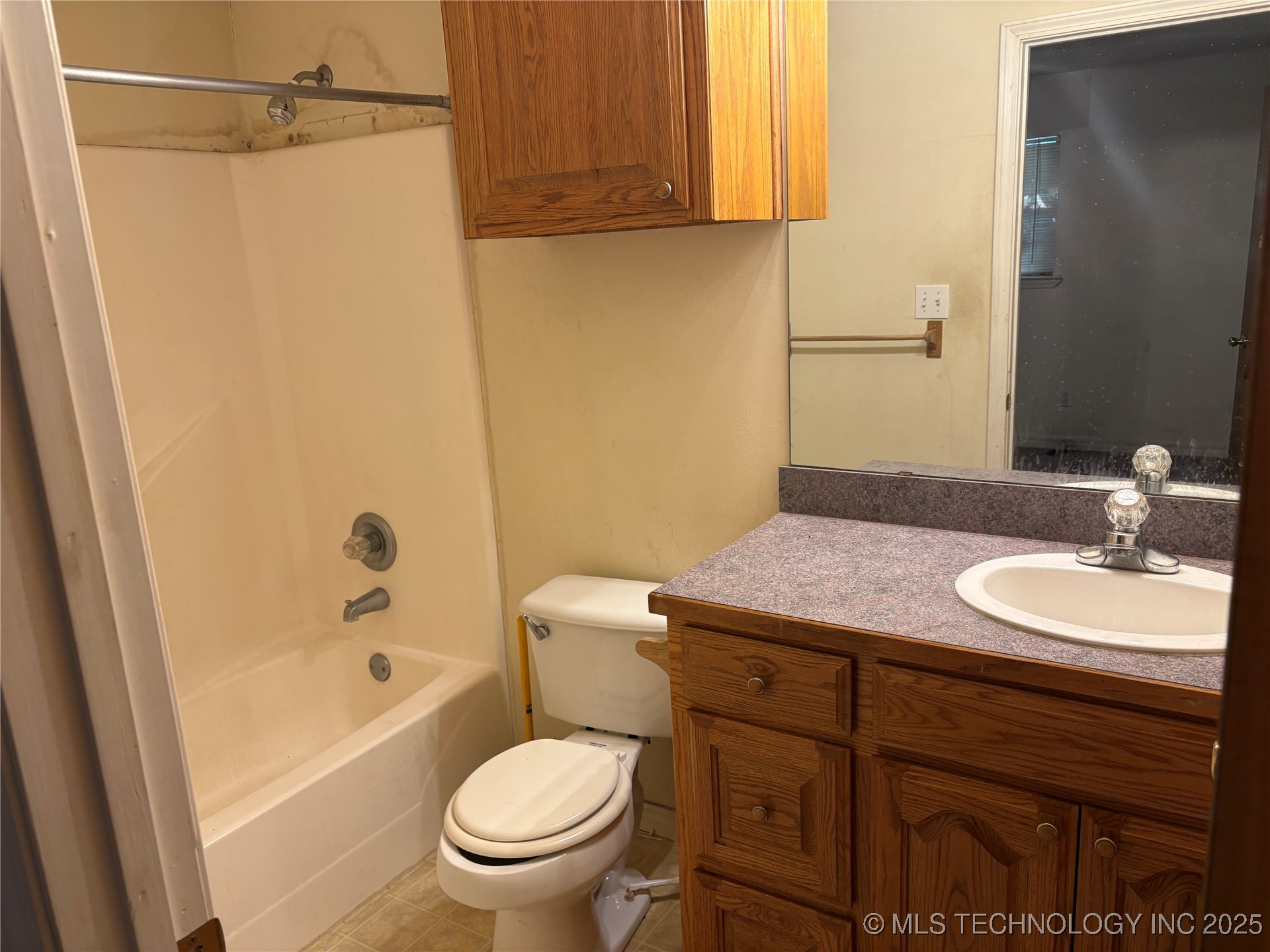 215 E Leecraft Property Photo 27