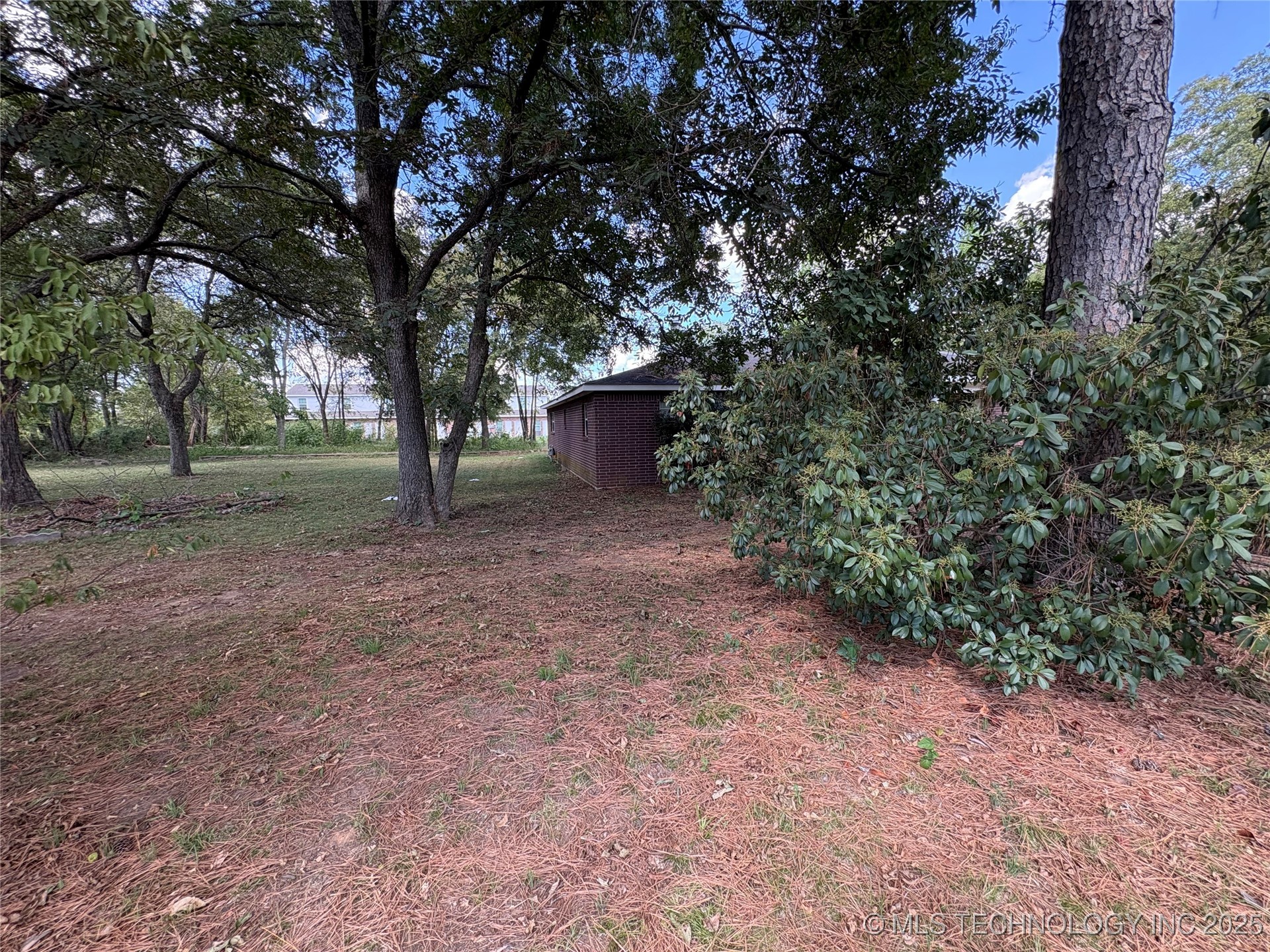 215 E Leecraft Property Photo 29