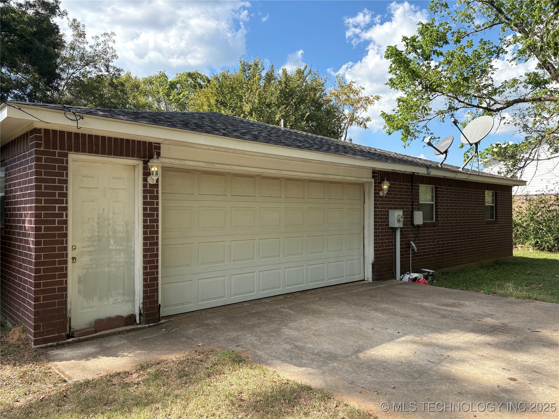 215 E Leecraft Property Photo 30