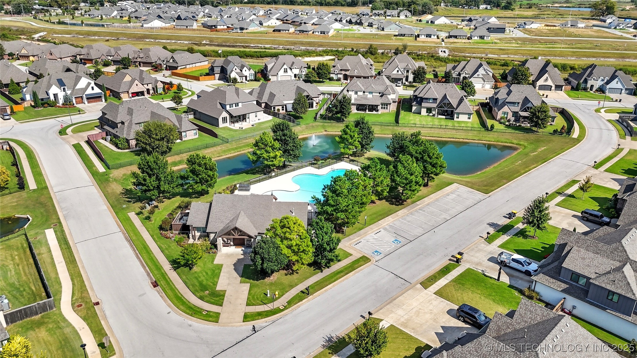 13230 S 66th Place Property Photo 9